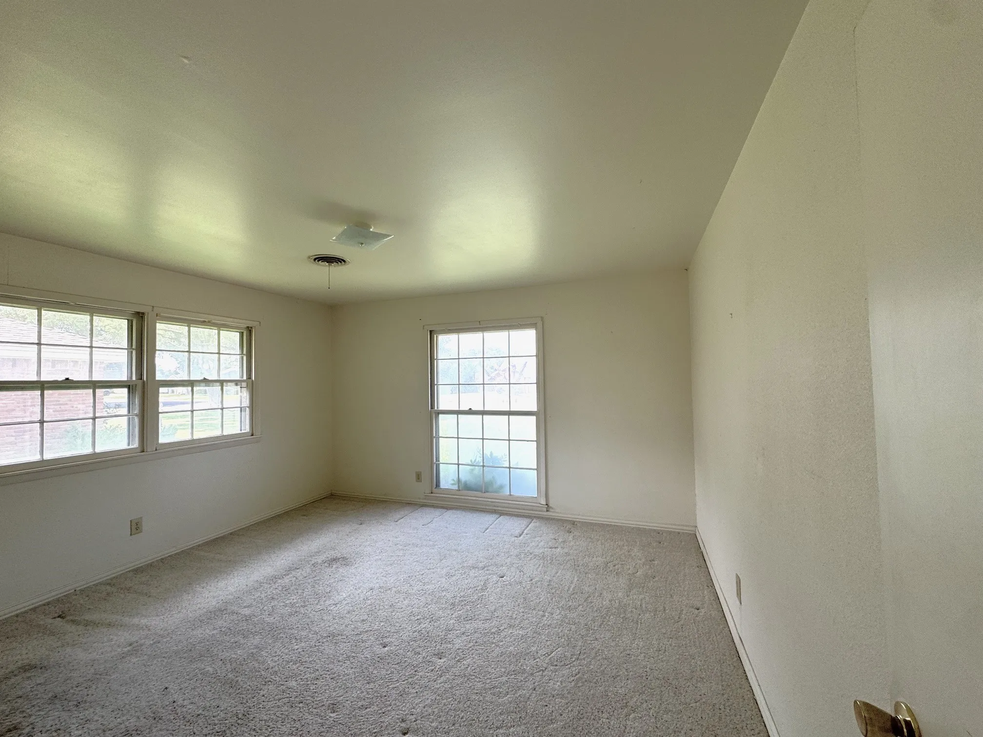 Single Family Residence For Sale in Taylor County , 2117 Woodridge Drive, Abilene, Texas 79605, 3 Bedroom, 2 Bathroom, 2 Garage spaces, 1,936 Sqft, built in 1960, mls#21323489, Real Estate Agent in Abilene, Homes For Sale in Taylor county, Homes For Sale in Abilene, Realtor in Abilene Texas, Real Estate Brokerage Independent Realty Texas, Luminita Cordes Realtor