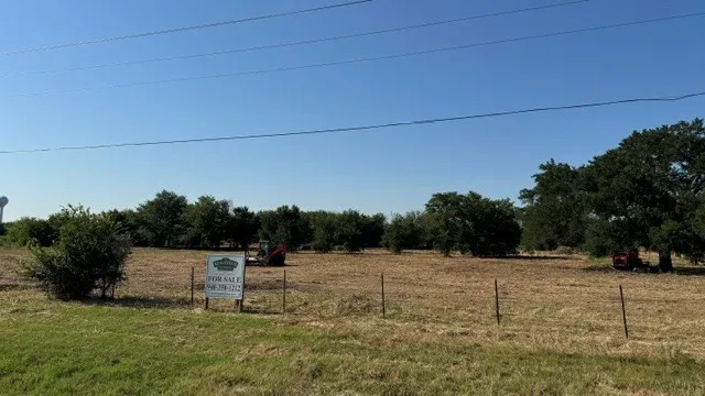 Unimproved Land For Sale in Cooke County , 000 HWY 82, Lindsay, Texas 76250, 0, 0, Garage spaces, 0 Sqft, built in 0, Price $325,000, mls#21323531, Real Estate Agent in Lindsay, Homes For Sale in Cooke county, Homes For Sale in Lindsay, Realtor in Lindsay Texas, Real Estate Brokerage Independent Realty Texas, Luminita Cordes Realtor