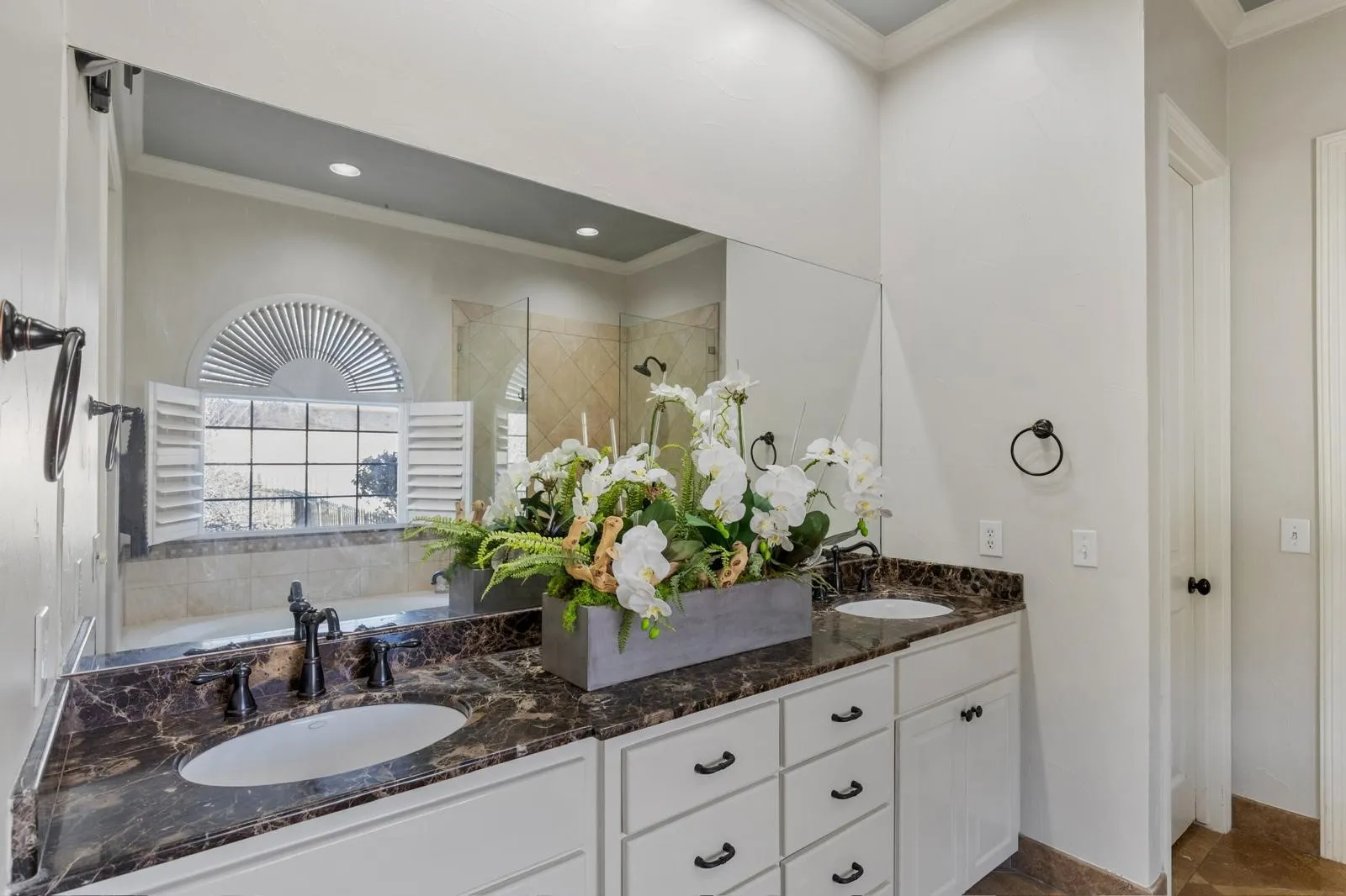 Single Family Residence For Sale in Rockwall County , 1739 Fm 1139, Mclendon Chisholm, Texas 75032, 4 Bedroom, 4 Bathroom, 4 Garage spaces, 4,182 Sqft, built in 1996, mls#21306134, Real Estate Agent in Mclendon Chisholm, Homes For Sale in Rockwall county, Homes For Sale in Mclendon Chisholm, Realtor in Mclendon Chisholm Texas, Real Estate Brokerage Independent Realty Texas, Luminita Cordes Realtor