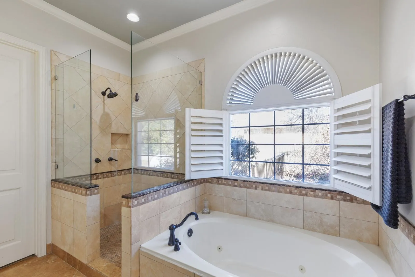 Single Family Residence For Sale in Rockwall County , 1739 Fm 1139, Mclendon Chisholm, Texas 75032, 4 Bedroom, 4 Bathroom, 4 Garage spaces, 4,182 Sqft, built in 1996, mls#21306134, Real Estate Agent in Mclendon Chisholm, Homes For Sale in Rockwall county, Homes For Sale in Mclendon Chisholm, Realtor in Mclendon Chisholm Texas, Real Estate Brokerage Independent Realty Texas, Luminita Cordes Realtor