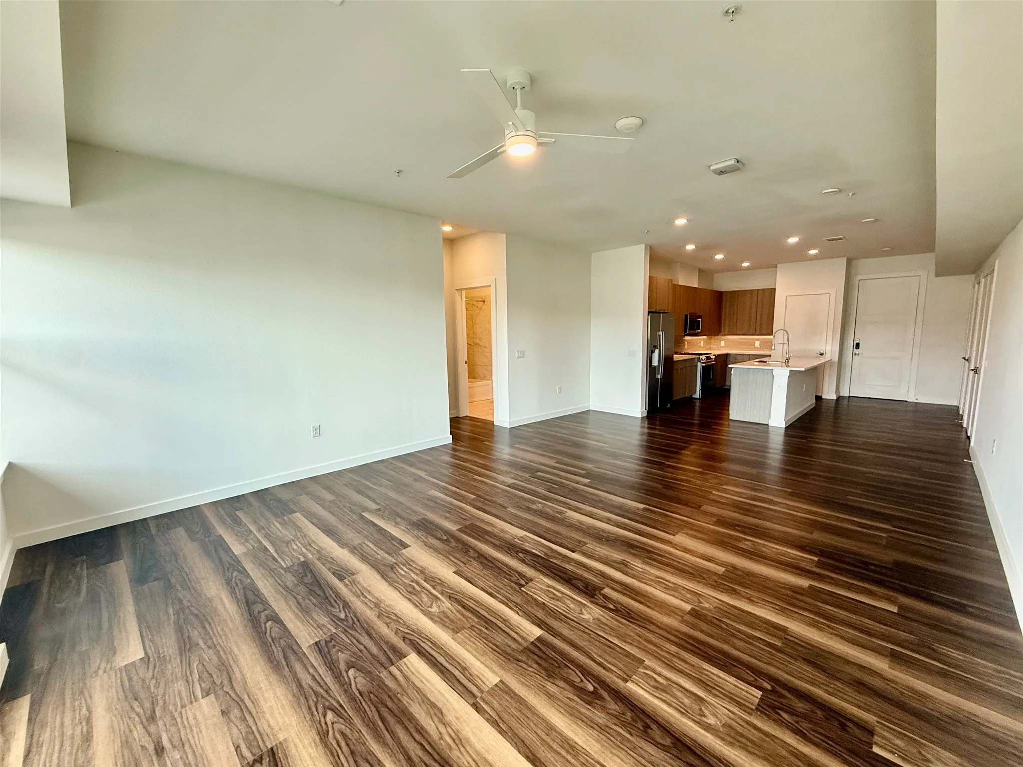 Apartment For Rent in Dallas County , 7450 Coronado Avenue 424, Dallas, Texas 75214, 2 Bedrooms, 2 Bathrooms, Garage spaces, 1,525 Sqft, built in 2018, Price $3,028, mls#21323544, Real Estate Agent in Dallas, Homes For Rent in Dallas county, Homes For Rent in Dallas, Realtor in Dallas Texas, Real Estate Brokerage Independent Realty Texas, Luminita Cordes Realtor