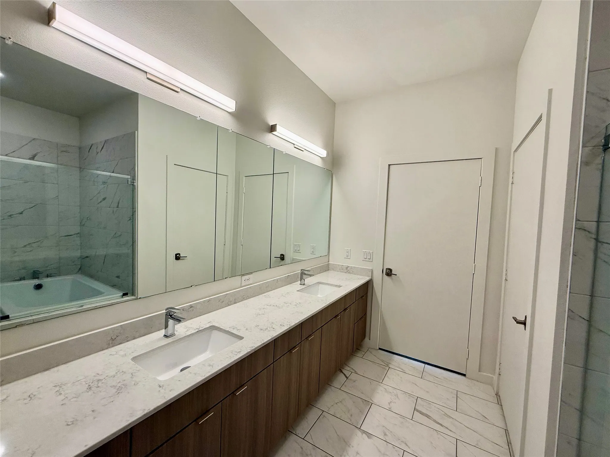 Apartment For Rent in Dallas County , 7450 Coronado Avenue 424, Dallas, Texas 75214, 2 Bedrooms, 2 Bathrooms, Garage spaces, 1,525 Sqft, built in 2018, Price $3,028, mls#21323544, Real Estate Agent in Dallas, Homes For Rent in Dallas county, Homes For Rent in Dallas, Realtor in Dallas Texas, Real Estate Brokerage Independent Realty Texas, Luminita Cordes Realtor