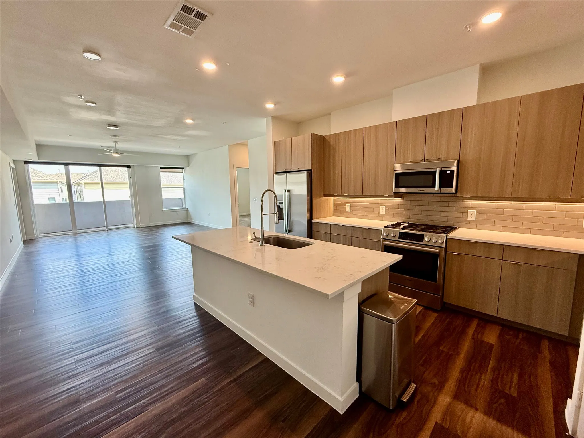 Apartment For Rent in Dallas County , 7450 Coronado Avenue 424, Dallas, Texas 75214, 2 Bedrooms, 2 Bathrooms, Garage spaces, 1,525 Sqft, built in 2018, Price $3,028, mls#21323544, Real Estate Agent in Dallas, Homes For Rent in Dallas county, Homes For Rent in Dallas, Realtor in Dallas Texas, Real Estate Brokerage Independent Realty Texas, Luminita Cordes Realtor