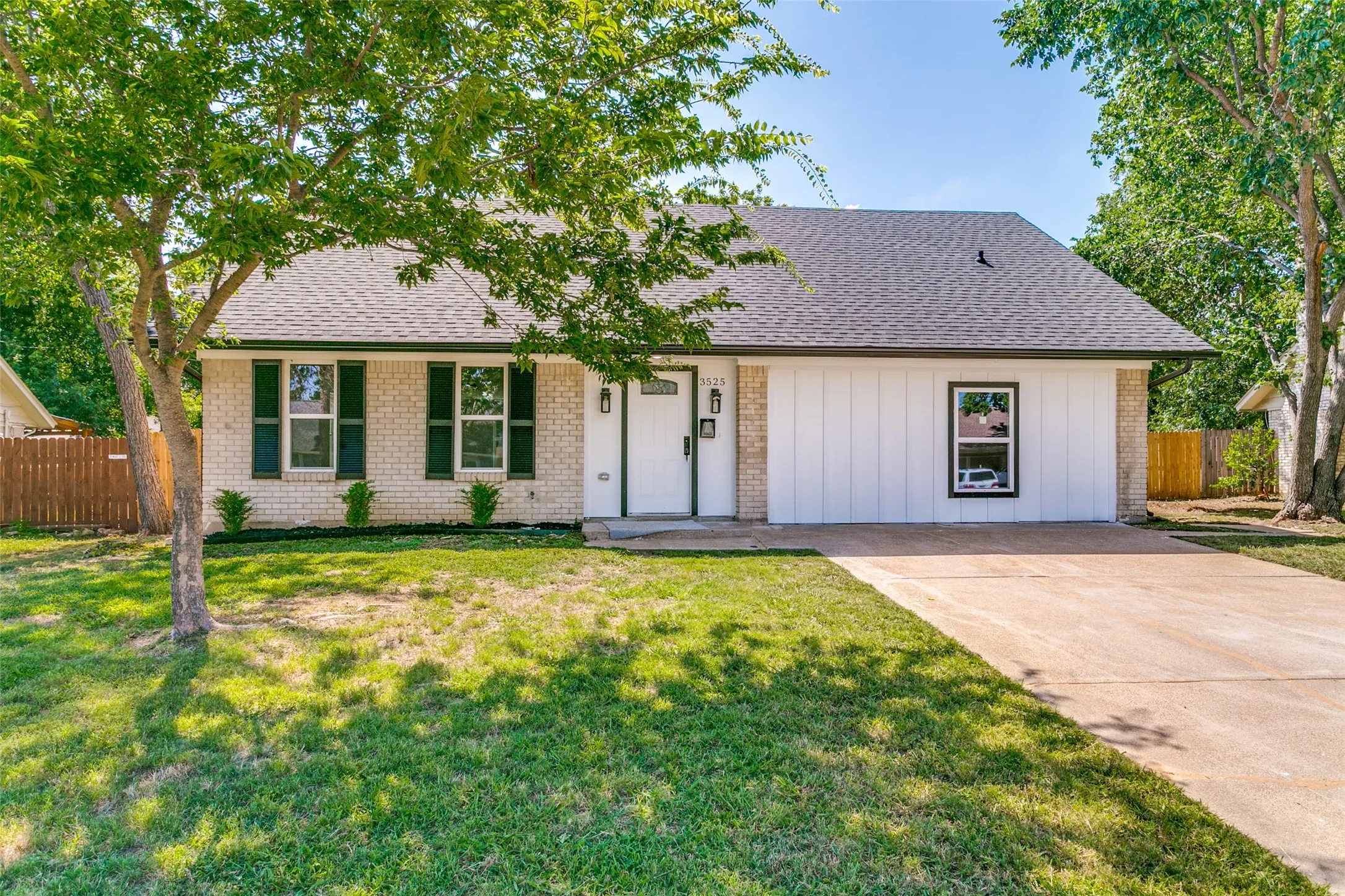Single Family Residence For Sale in Dallas County , 3525 Bangor Court E, Irving, Texas 75062, 4 Bedroom, 3 Bathroom, Garage spaces, 1,500 Sqft, built in 1961, mls#21323545, Real Estate Agent in Irving, Homes For Sale in Dallas county, Homes For Sale in Irving, Realtor in Irving Texas, Real Estate Brokerage Independent Realty Texas, Luminita Cordes Realtor