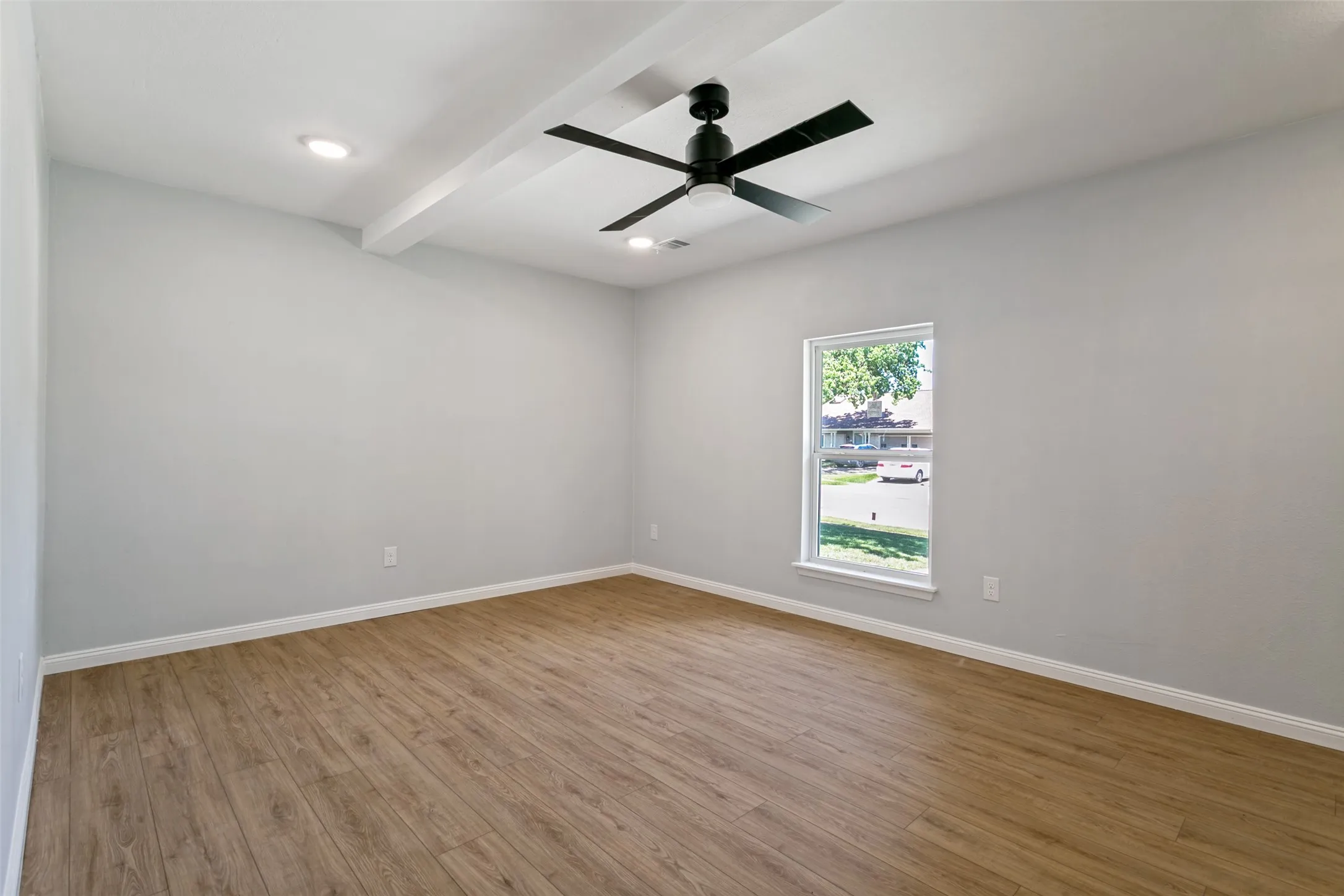Single Family Residence For Sale in Dallas County , 3525 Bangor Court E, Irving, Texas 75062, 4 Bedroom, 3 Bathroom, Garage spaces, 1,500 Sqft, built in 1961, mls#21323545, Real Estate Agent in Irving, Homes For Sale in Dallas county, Homes For Sale in Irving, Realtor in Irving Texas, Real Estate Brokerage Independent Realty Texas, Luminita Cordes Realtor