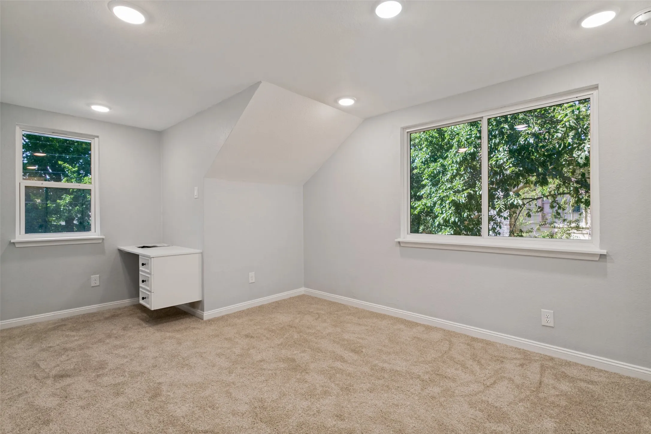 Single Family Residence For Sale in Dallas County , 3525 Bangor Court E, Irving, Texas 75062, 4 Bedroom, 3 Bathroom, Garage spaces, 1,500 Sqft, built in 1961, mls#21323545, Real Estate Agent in Irving, Homes For Sale in Dallas county, Homes For Sale in Irving, Realtor in Irving Texas, Real Estate Brokerage Independent Realty Texas, Luminita Cordes Realtor