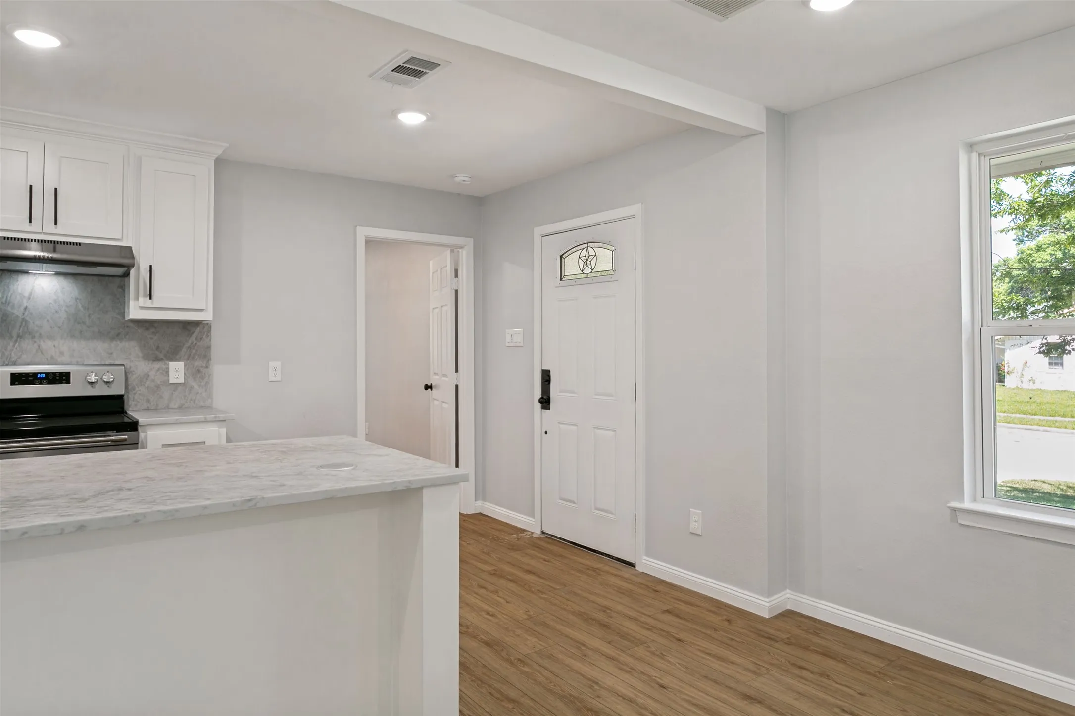 Single Family Residence For Sale in Dallas County , 3525 Bangor Court E, Irving, Texas 75062, 4 Bedroom, 3 Bathroom, Garage spaces, 1,500 Sqft, built in 1961, mls#21323545, Real Estate Agent in Irving, Homes For Sale in Dallas county, Homes For Sale in Irving, Realtor in Irving Texas, Real Estate Brokerage Independent Realty Texas, Luminita Cordes Realtor
