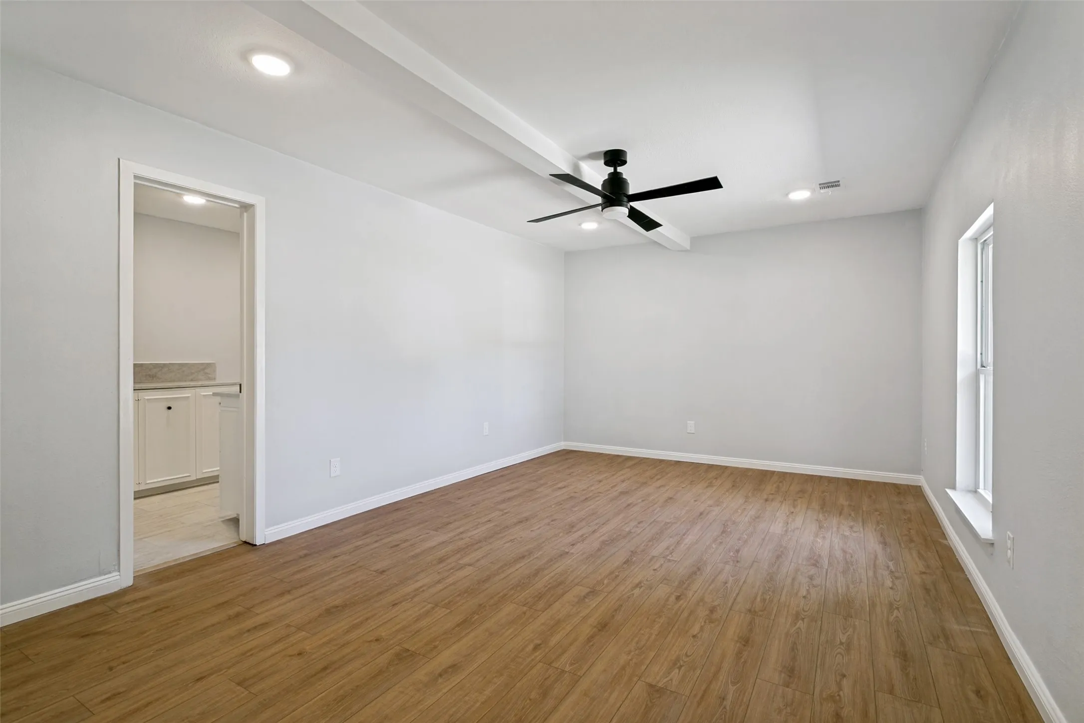 Single Family Residence For Sale in Dallas County , 3525 Bangor Court E, Irving, Texas 75062, 4 Bedroom, 3 Bathroom, Garage spaces, 1,500 Sqft, built in 1961, mls#21323545, Real Estate Agent in Irving, Homes For Sale in Dallas county, Homes For Sale in Irving, Realtor in Irving Texas, Real Estate Brokerage Independent Realty Texas, Luminita Cordes Realtor