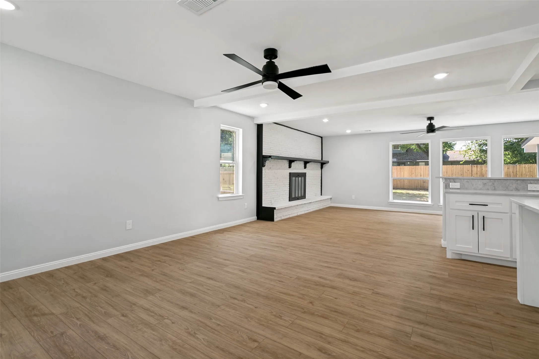 Single Family Residence For Sale in Dallas County , 3525 Bangor Court E, Irving, Texas 75062, 4 Bedroom, 3 Bathroom, Garage spaces, 1,500 Sqft, built in 1961, mls#21323545, Real Estate Agent in Irving, Homes For Sale in Dallas county, Homes For Sale in Irving, Realtor in Irving Texas, Real Estate Brokerage Independent Realty Texas, Luminita Cordes Realtor