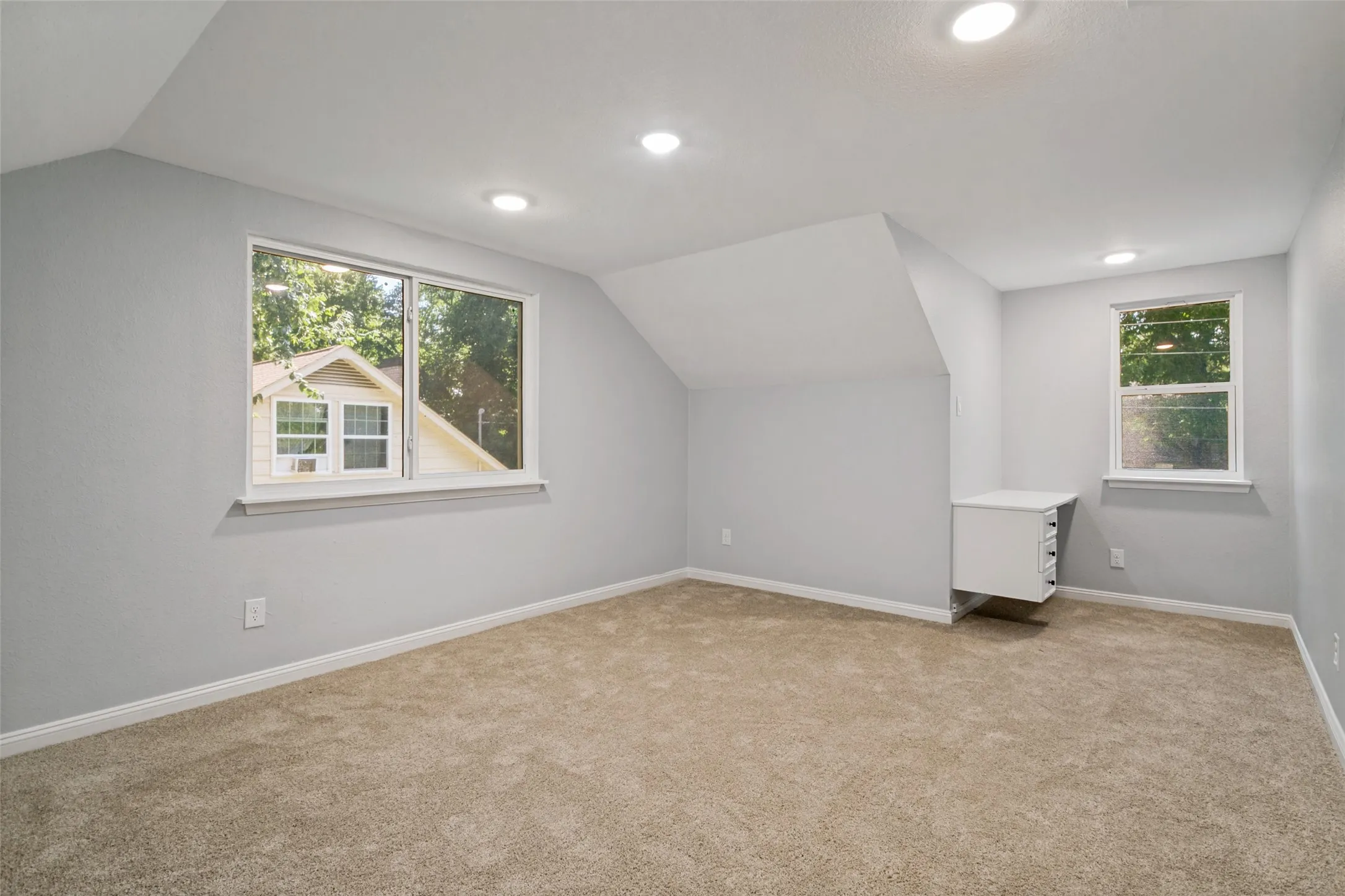 Single Family Residence For Sale in Dallas County , 3525 Bangor Court E, Irving, Texas 75062, 4 Bedroom, 3 Bathroom, Garage spaces, 1,500 Sqft, built in 1961, mls#21323545, Real Estate Agent in Irving, Homes For Sale in Dallas county, Homes For Sale in Irving, Realtor in Irving Texas, Real Estate Brokerage Independent Realty Texas, Luminita Cordes Realtor
