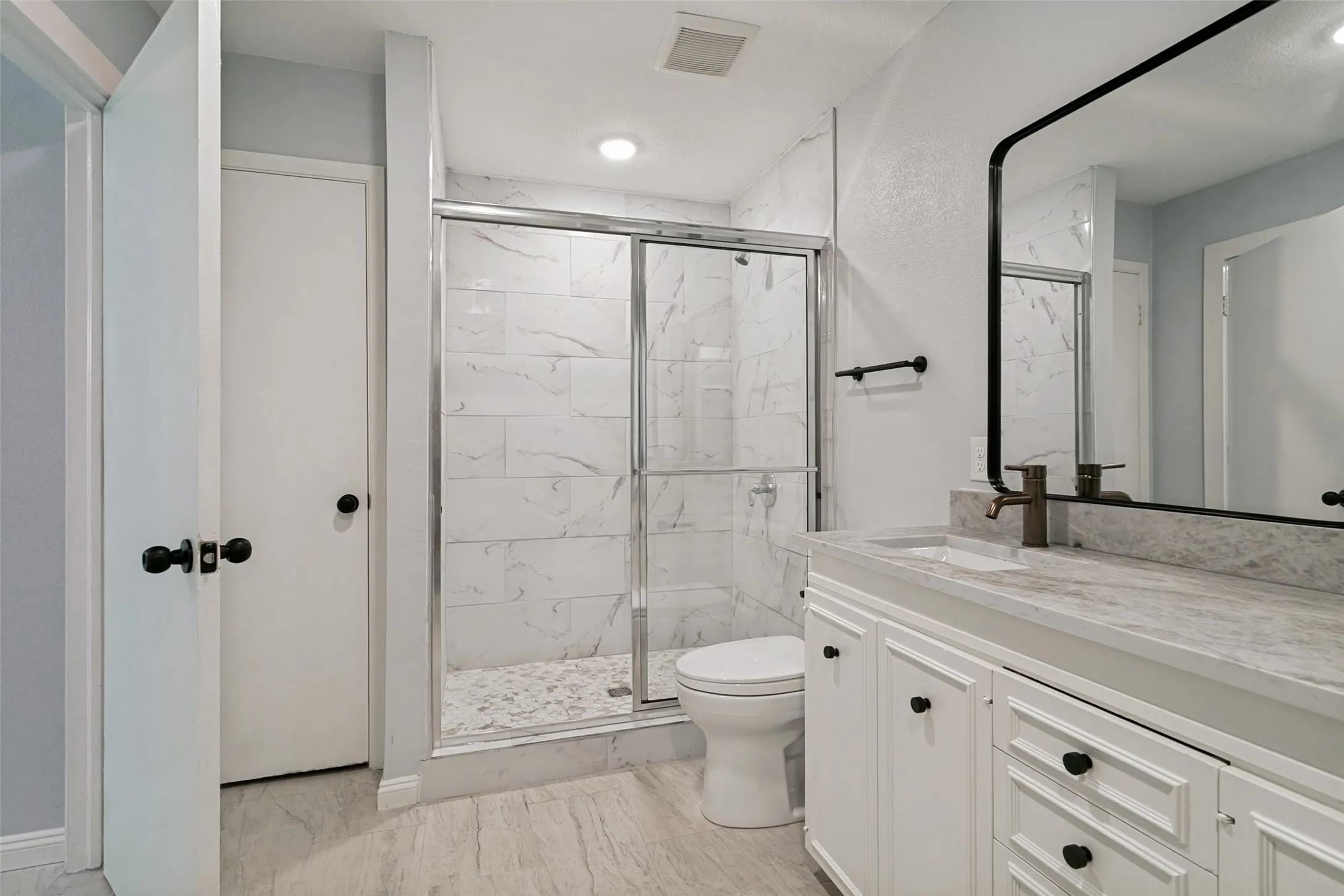 Single Family Residence For Sale in Dallas County , 3525 Bangor Court E, Irving, Texas 75062, 4 Bedroom, 3 Bathroom, Garage spaces, 1,500 Sqft, built in 1961, mls#21323545, Real Estate Agent in Irving, Homes For Sale in Dallas county, Homes For Sale in Irving, Realtor in Irving Texas, Real Estate Brokerage Independent Realty Texas, Luminita Cordes Realtor