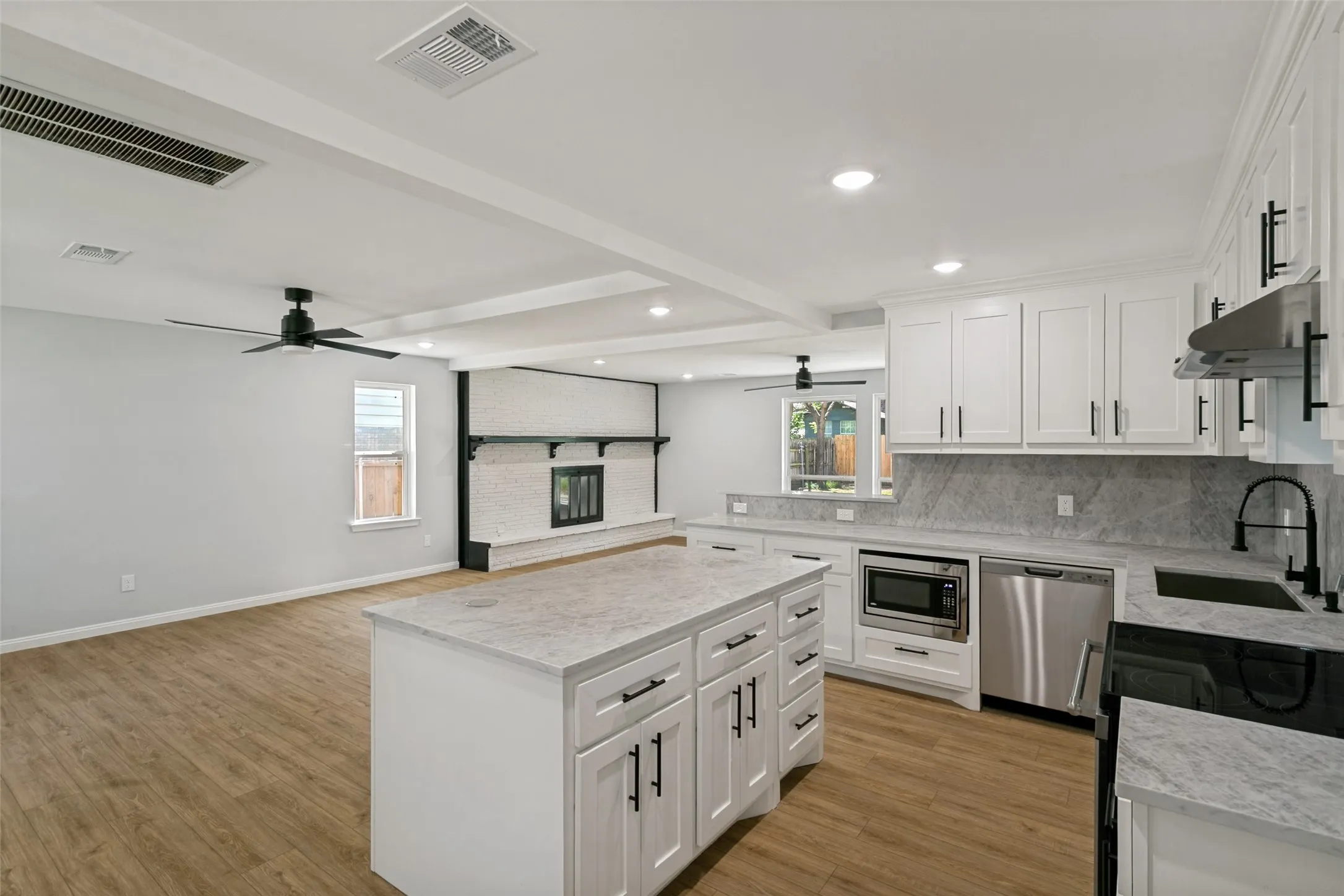 Single Family Residence For Sale in Dallas County , 3525 Bangor Court E, Irving, Texas 75062, 4 Bedroom, 3 Bathroom, Garage spaces, 1,500 Sqft, built in 1961, mls#21323545, Real Estate Agent in Irving, Homes For Sale in Dallas county, Homes For Sale in Irving, Realtor in Irving Texas, Real Estate Brokerage Independent Realty Texas, Luminita Cordes Realtor