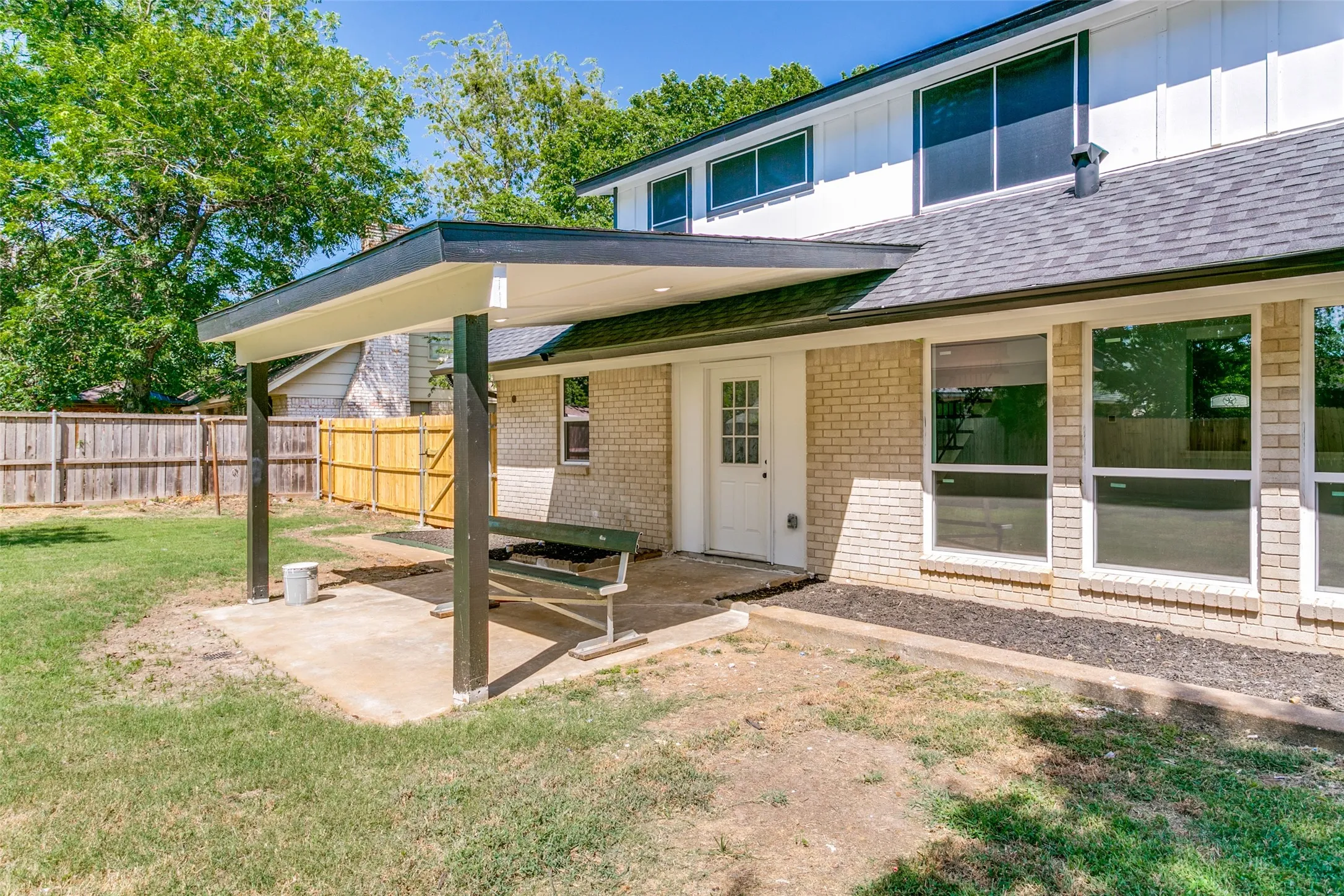 Single Family Residence For Sale in Dallas County , 3525 Bangor Court E, Irving, Texas 75062, 4 Bedroom, 3 Bathroom, Garage spaces, 1,500 Sqft, built in 1961, mls#21323545, Real Estate Agent in Irving, Homes For Sale in Dallas county, Homes For Sale in Irving, Realtor in Irving Texas, Real Estate Brokerage Independent Realty Texas, Luminita Cordes Realtor
