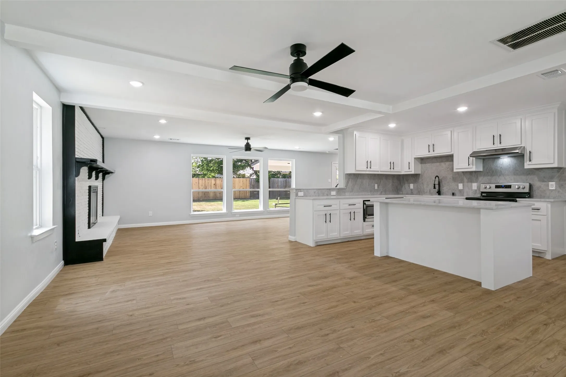 Single Family Residence For Sale in Dallas County , 3525 Bangor Court E, Irving, Texas 75062, 4 Bedroom, 3 Bathroom, Garage spaces, 1,500 Sqft, built in 1961, mls#21323545, Real Estate Agent in Irving, Homes For Sale in Dallas county, Homes For Sale in Irving, Realtor in Irving Texas, Real Estate Brokerage Independent Realty Texas, Luminita Cordes Realtor