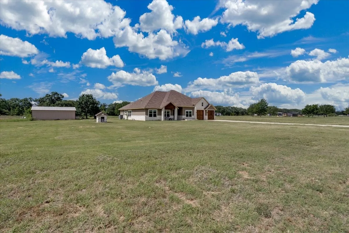 Single Family Residence For Sale in Kaufman County , 9325 County Road 4074, Scurry, Texas 75158, 4 Bedroom, 3 Bathroom, 2 Garage spaces, 2,620 Sqft, built in 2020, mls#21323556, Real Estate Agent in Scurry, Homes For Sale in Kaufman county, Homes For Sale in Scurry, Realtor in Scurry Texas, Real Estate Brokerage Independent Realty Texas, Luminita Cordes Realtor