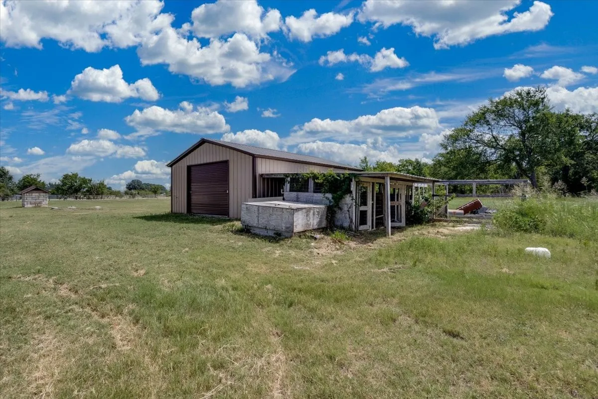 Single Family Residence For Sale in Kaufman County , 9325 County Road 4074, Scurry, Texas 75158, 4 Bedroom, 3 Bathroom, 2 Garage spaces, 2,620 Sqft, built in 2020, mls#21323556, Real Estate Agent in Scurry, Homes For Sale in Kaufman county, Homes For Sale in Scurry, Realtor in Scurry Texas, Real Estate Brokerage Independent Realty Texas, Luminita Cordes Realtor