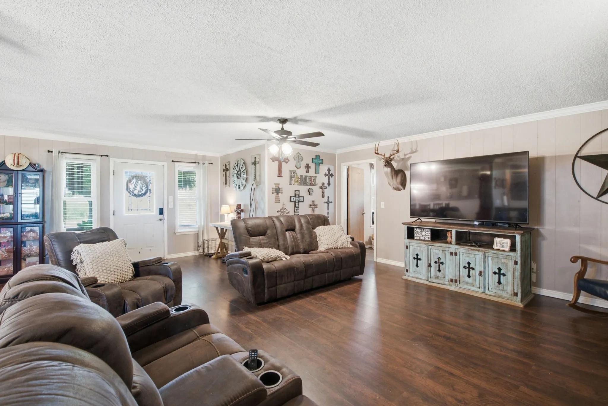 Single Family Residence For Sale in Comanche County , 270 County Road 425, De Leon, Texas 76444, 5 Bedroom, 3 Bathroom, Garage spaces, 2,348 Sqft, built in 1930, mls#21323408, Real Estate Agent in De Leon, Homes For Sale in Comanche county, Homes For Sale in De Leon, Realtor in De Leon Texas, Real Estate Brokerage Independent Realty Texas, Luminita Cordes Realtor