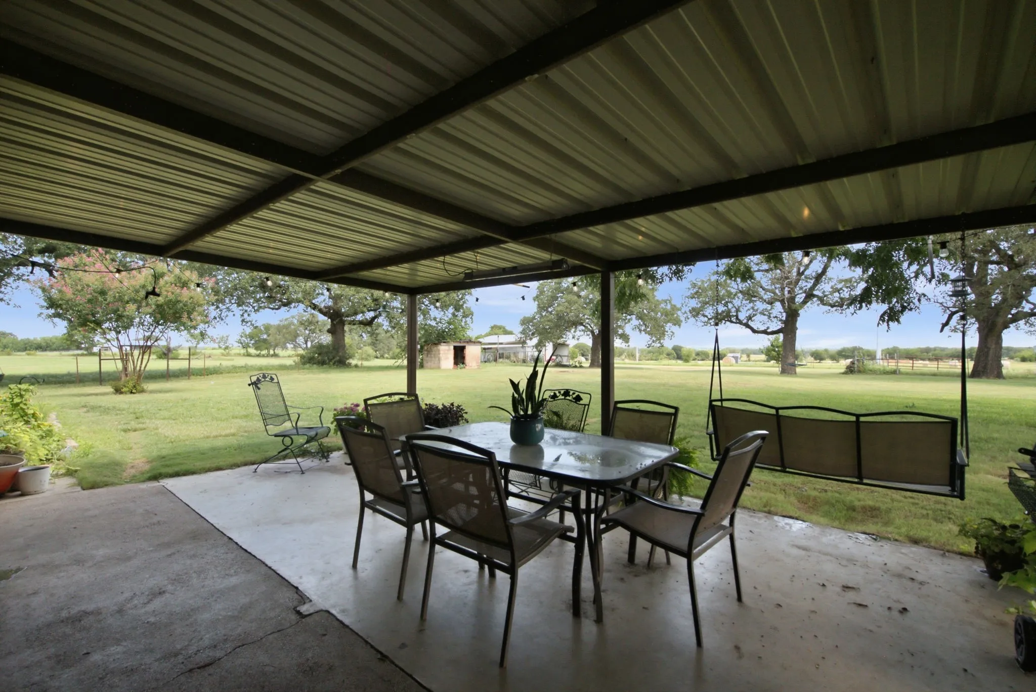 Single Family Residence For Sale in Comanche County , 270 County Road 425, De Leon, Texas 76444, 5 Bedroom, 3 Bathroom, Garage spaces, 2,348 Sqft, built in 1930, mls#21323408, Real Estate Agent in De Leon, Homes For Sale in Comanche county, Homes For Sale in De Leon, Realtor in De Leon Texas, Real Estate Brokerage Independent Realty Texas, Luminita Cordes Realtor