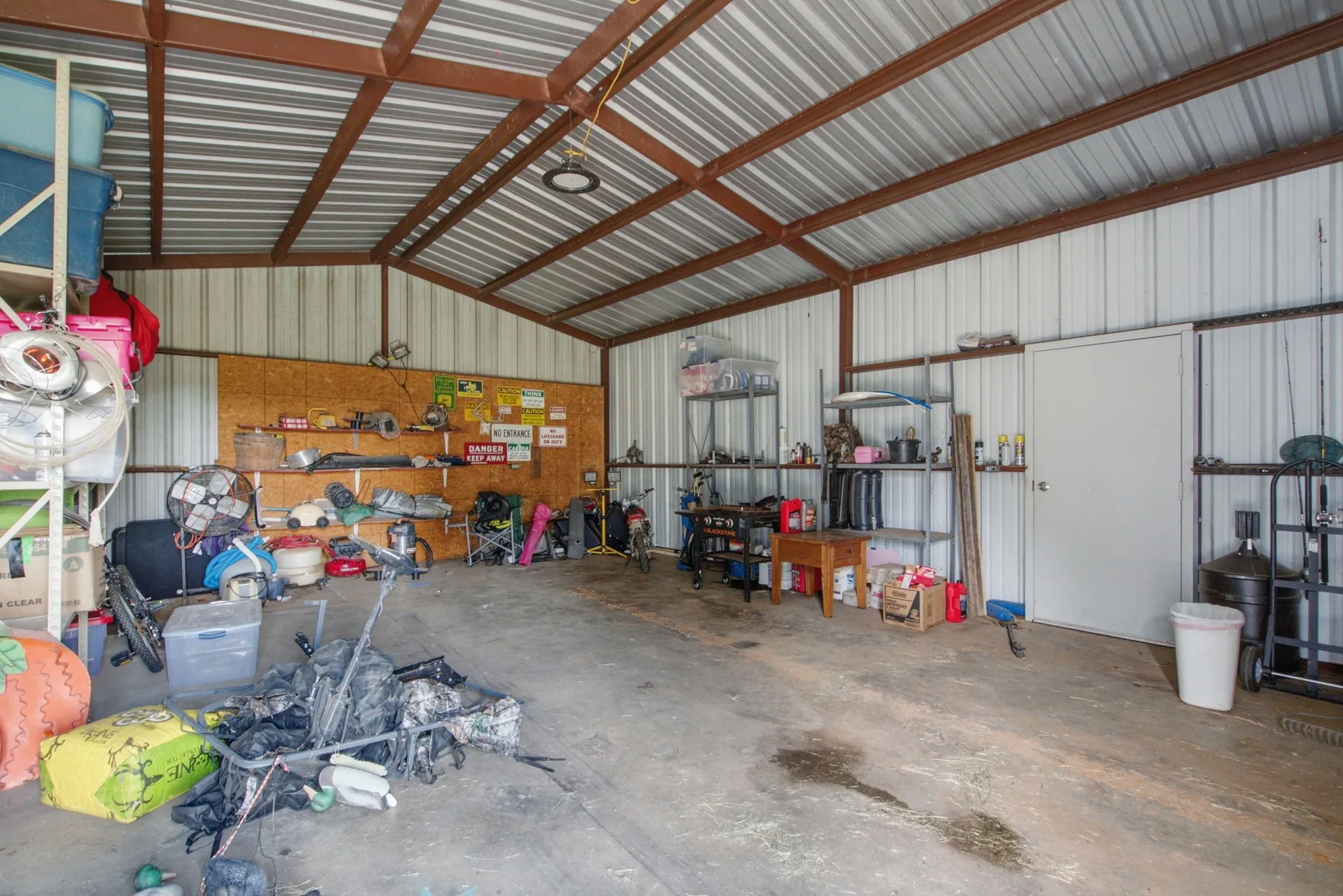 Single Family Residence For Sale in Comanche County , 270 County Road 425, De Leon, Texas 76444, 5 Bedroom, 3 Bathroom, Garage spaces, 2,348 Sqft, built in 1930, mls#21323408, Real Estate Agent in De Leon, Homes For Sale in Comanche county, Homes For Sale in De Leon, Realtor in De Leon Texas, Real Estate Brokerage Independent Realty Texas, Luminita Cordes Realtor