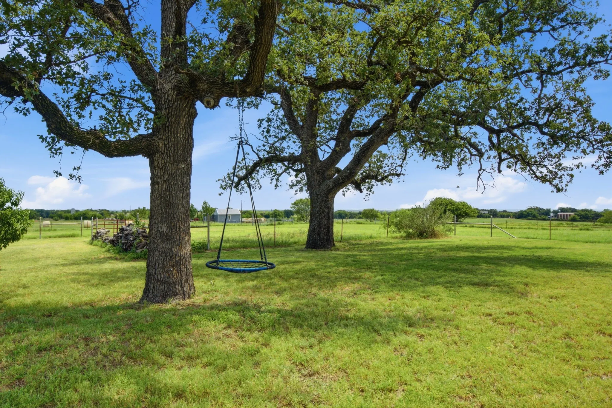 Single Family Residence For Sale in Comanche County , 270 County Road 425, De Leon, Texas 76444, 5 Bedroom, 3 Bathroom, Garage spaces, 2,348 Sqft, built in 1930, mls#21323408, Real Estate Agent in De Leon, Homes For Sale in Comanche county, Homes For Sale in De Leon, Realtor in De Leon Texas, Real Estate Brokerage Independent Realty Texas, Luminita Cordes Realtor