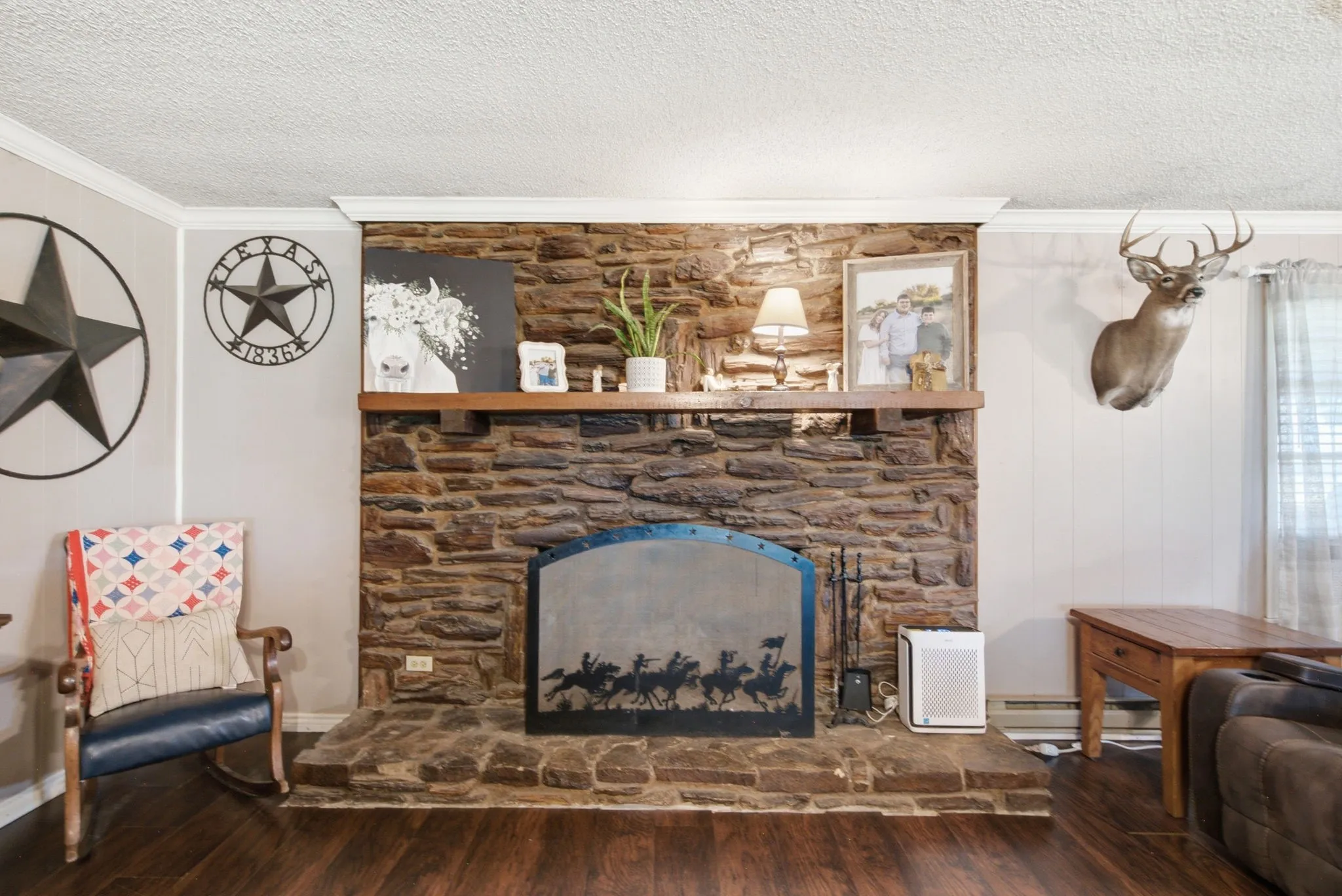 Single Family Residence For Sale in Comanche County , 270 County Road 425, De Leon, Texas 76444, 5 Bedroom, 3 Bathroom, Garage spaces, 2,348 Sqft, built in 1930, mls#21323408, Real Estate Agent in De Leon, Homes For Sale in Comanche county, Homes For Sale in De Leon, Realtor in De Leon Texas, Real Estate Brokerage Independent Realty Texas, Luminita Cordes Realtor
