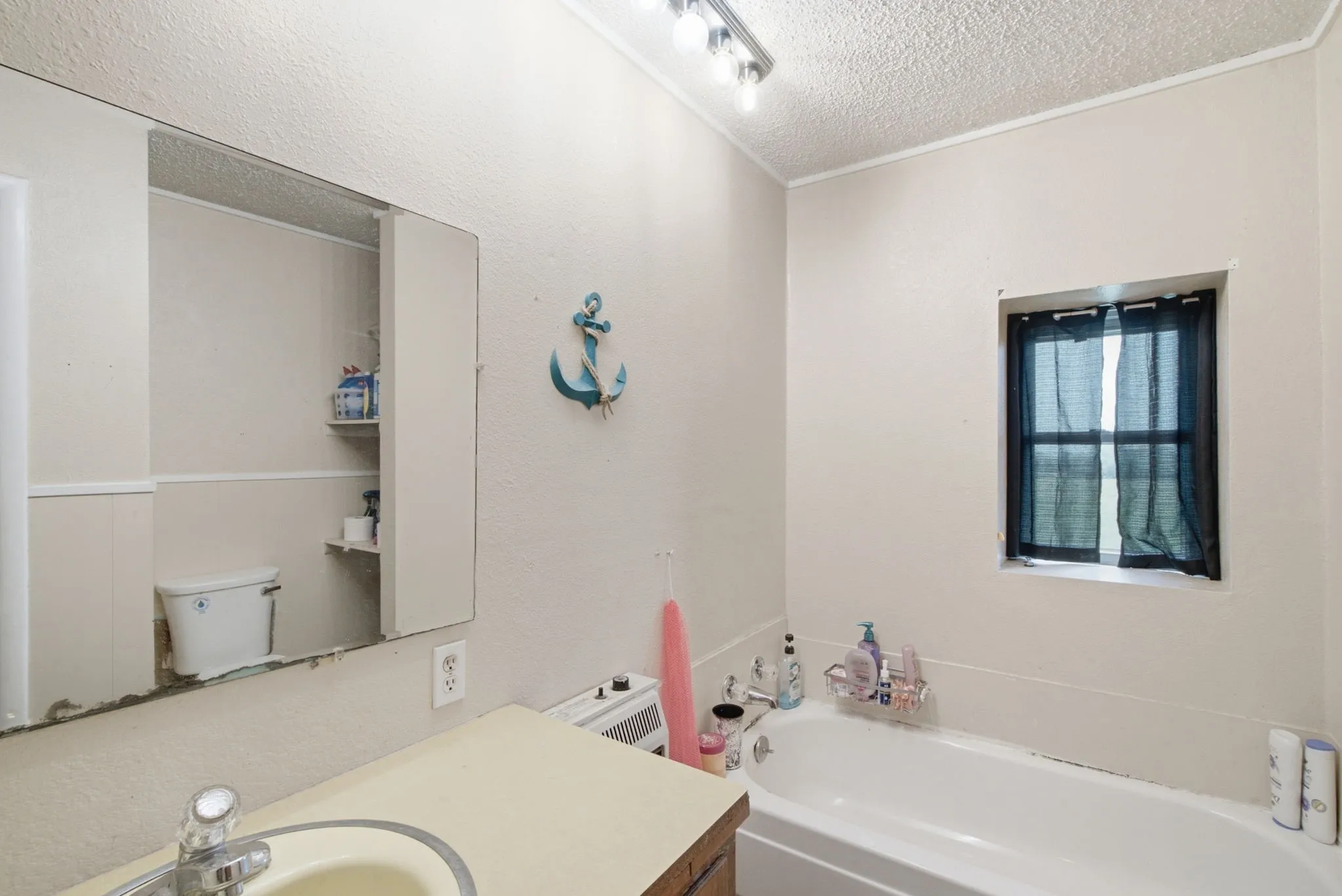 Single Family Residence For Sale in Comanche County , 270 County Road 425, De Leon, Texas 76444, 5 Bedroom, 3 Bathroom, Garage spaces, 2,348 Sqft, built in 1930, mls#21323408, Real Estate Agent in De Leon, Homes For Sale in Comanche county, Homes For Sale in De Leon, Realtor in De Leon Texas, Real Estate Brokerage Independent Realty Texas, Luminita Cordes Realtor