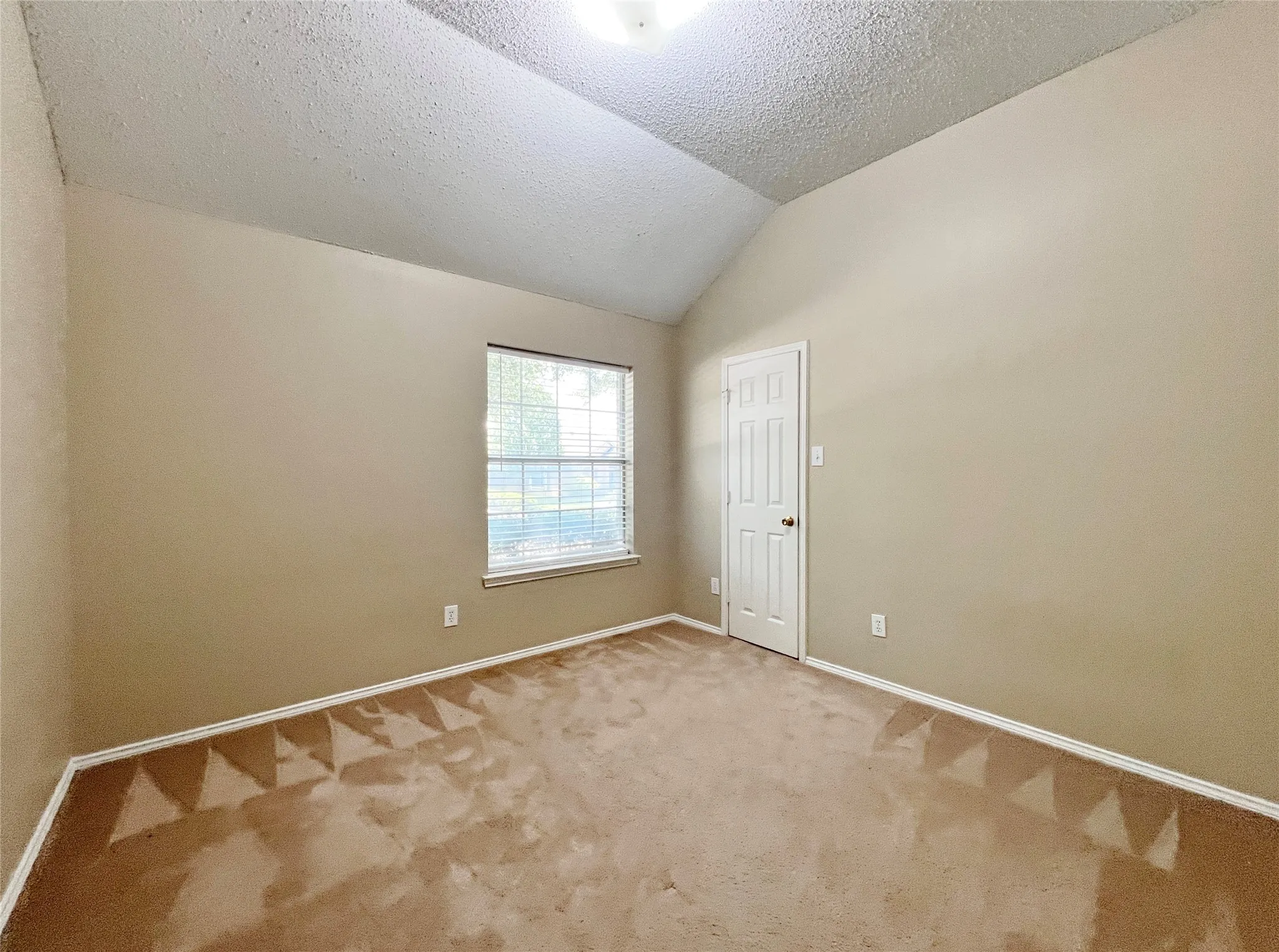 Single Family Residence For Rent in Collin County , 7700 Glenoaks Drive, Frisco, Texas 75034, 4 Bedroom, 2 Bathroom, 2 Garage spaces, 2,139 Sqft, built in 1995, mls#21323563, Real Estate Agent in Frisco, Homes For Rent in Collin county, Homes For Rent in Frisco, Realtor in Frisco Texas, Real Estate Brokerage Independent Realty Texas, Luminita Cordes Realtor