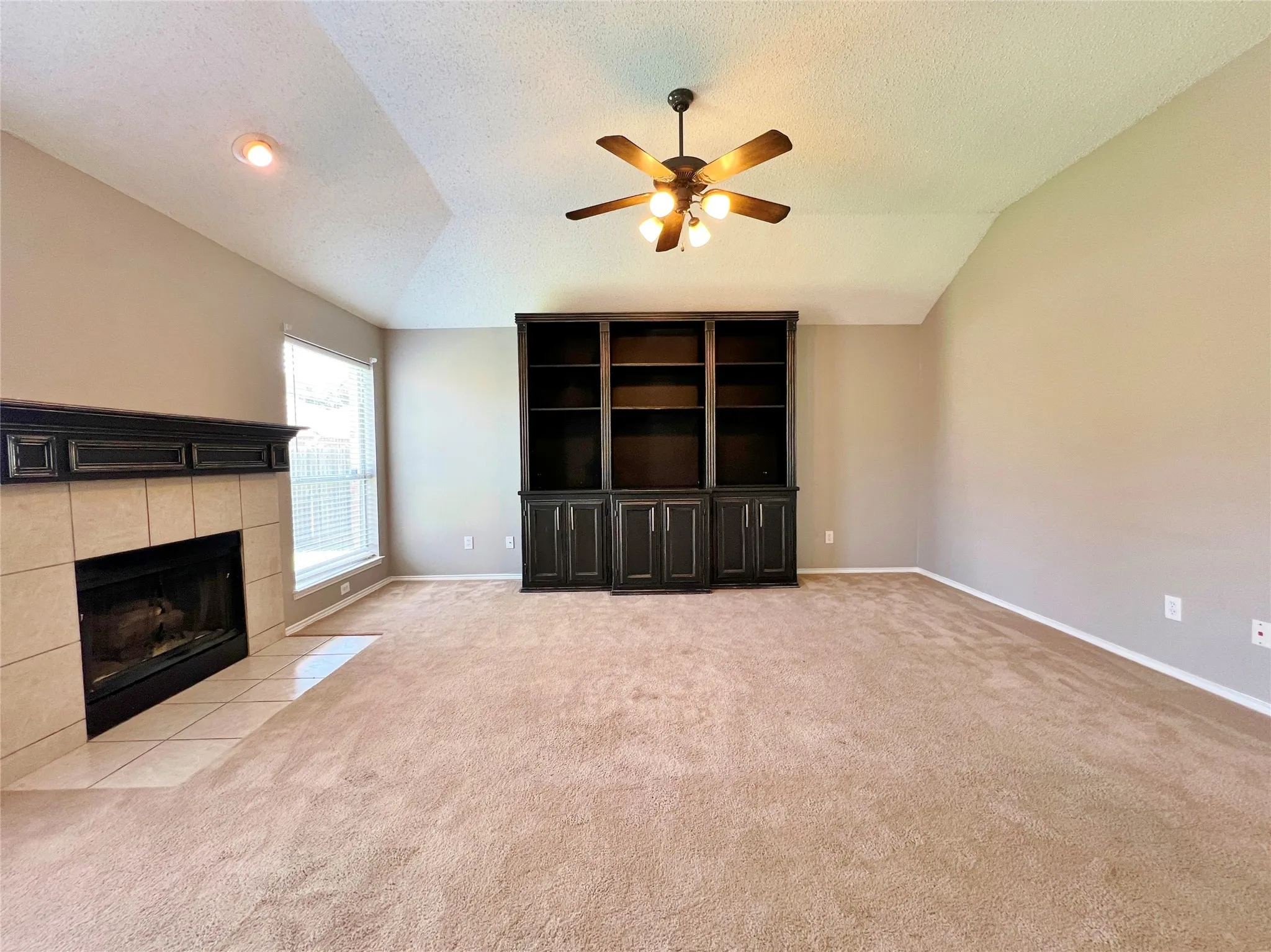 Single Family Residence For Rent in Collin County , 7700 Glenoaks Drive, Frisco, Texas 75034, 4 Bedroom, 2 Bathroom, 2 Garage spaces, 2,139 Sqft, built in 1995, mls#21323563, Real Estate Agent in Frisco, Homes For Rent in Collin county, Homes For Rent in Frisco, Realtor in Frisco Texas, Real Estate Brokerage Independent Realty Texas, Luminita Cordes Realtor