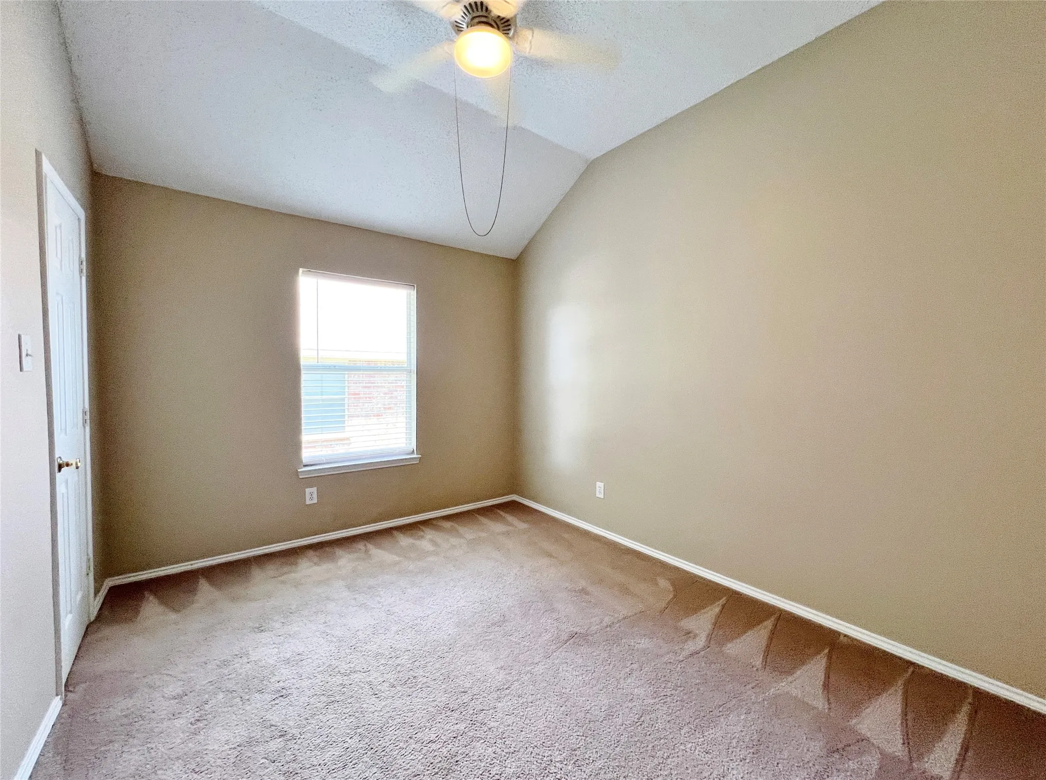 Single Family Residence For Rent in Collin County , 7700 Glenoaks Drive, Frisco, Texas 75034, 4 Bedroom, 2 Bathroom, 2 Garage spaces, 2,139 Sqft, built in 1995, mls#21323563, Real Estate Agent in Frisco, Homes For Rent in Collin county, Homes For Rent in Frisco, Realtor in Frisco Texas, Real Estate Brokerage Independent Realty Texas, Luminita Cordes Realtor