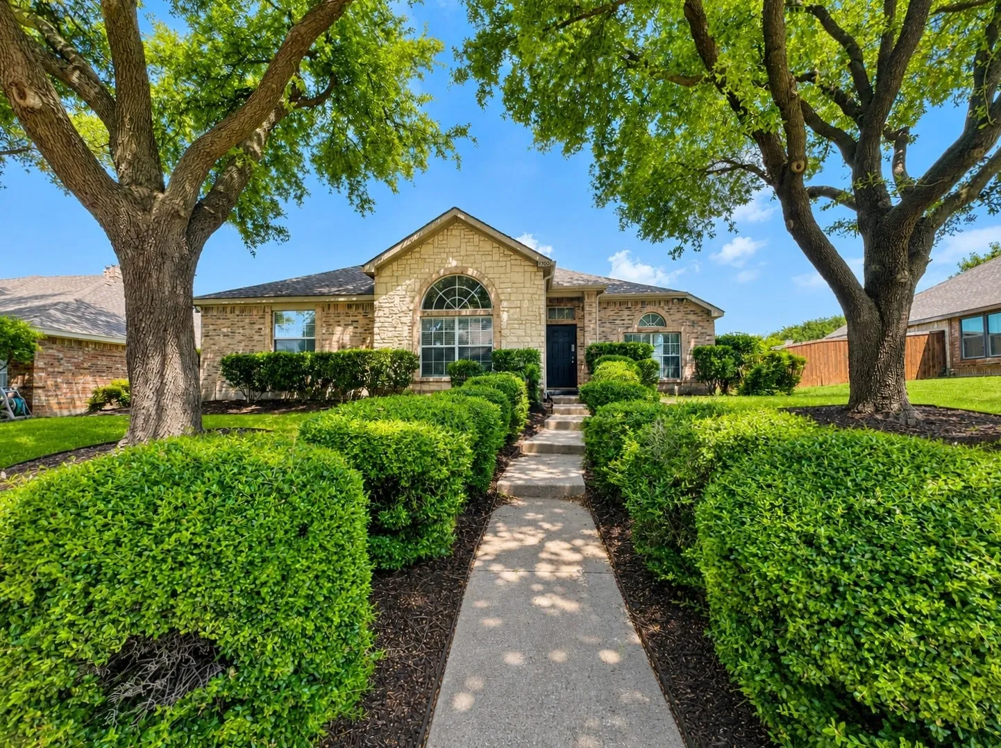Single Family Residence For Rent in Collin County , 7700 Glenoaks Drive, Frisco, Texas 75034, 4 Bedroom, 2 Bathroom, 2 Garage spaces, 2,139 Sqft, built in 1995, mls#21323563, Real Estate Agent in Frisco, Homes For Rent in Collin county, Homes For Rent in Frisco, Realtor in Frisco Texas, Real Estate Brokerage Independent Realty Texas, Luminita Cordes Realtor
