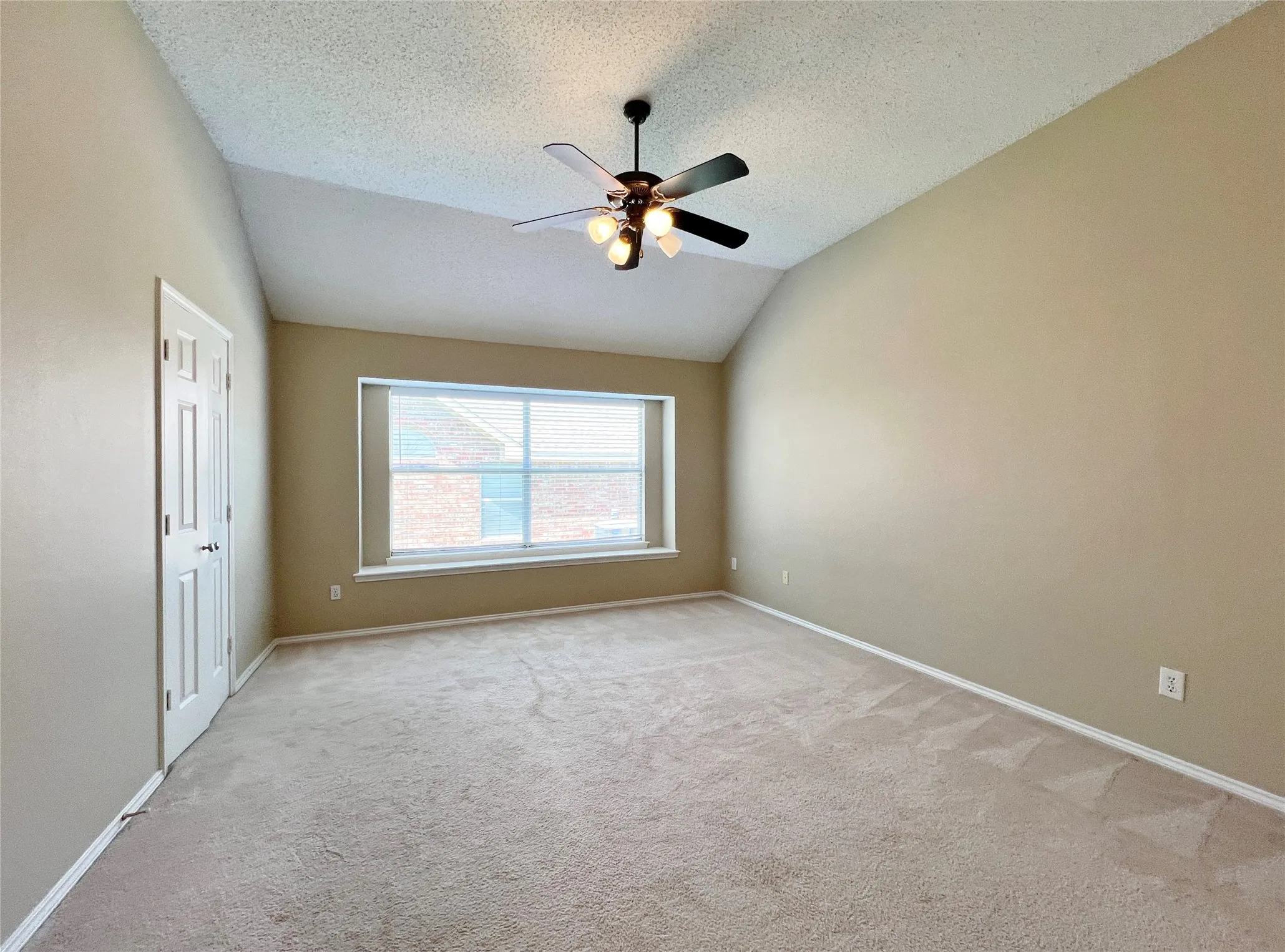 Single Family Residence For Rent in Collin County , 7700 Glenoaks Drive, Frisco, Texas 75034, 4 Bedroom, 2 Bathroom, 2 Garage spaces, 2,139 Sqft, built in 1995, mls#21323563, Real Estate Agent in Frisco, Homes For Rent in Collin county, Homes For Rent in Frisco, Realtor in Frisco Texas, Real Estate Brokerage Independent Realty Texas, Luminita Cordes Realtor