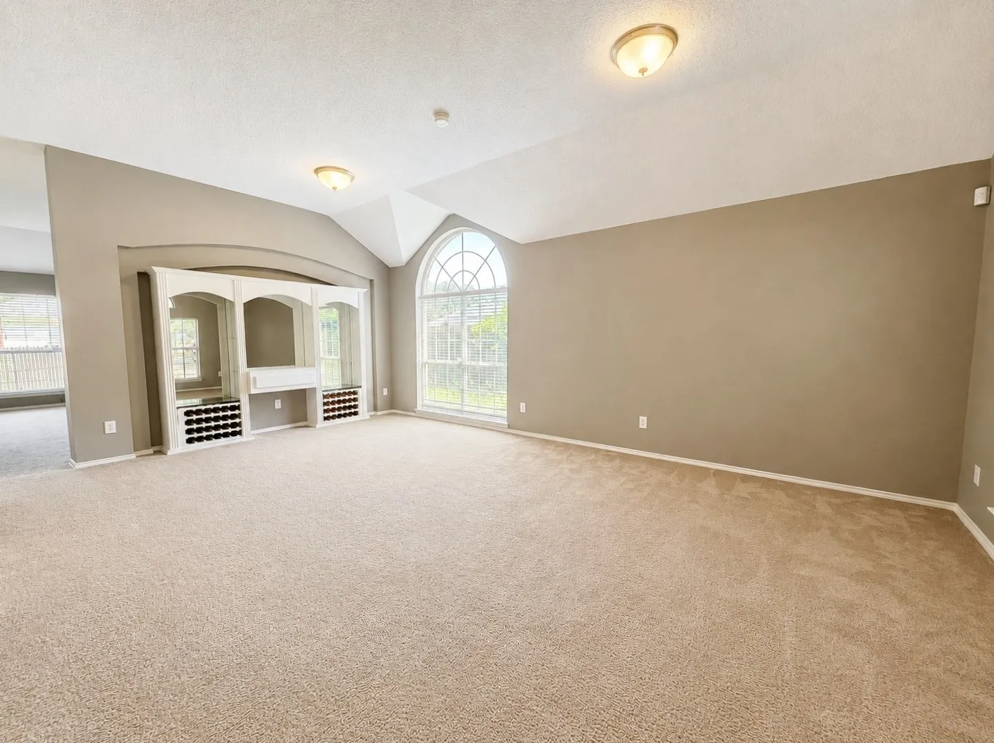 Single Family Residence For Rent in Collin County , 7700 Glenoaks Drive, Frisco, Texas 75034, 4 Bedroom, 2 Bathroom, 2 Garage spaces, 2,139 Sqft, built in 1995, mls#21323563, Real Estate Agent in Frisco, Homes For Rent in Collin county, Homes For Rent in Frisco, Realtor in Frisco Texas, Real Estate Brokerage Independent Realty Texas, Luminita Cordes Realtor