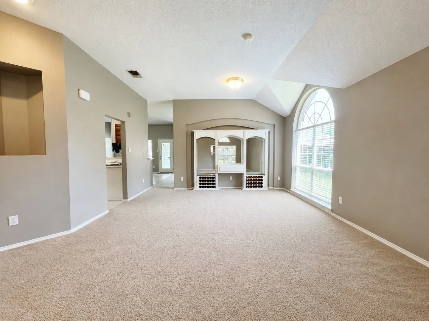 Single Family Residence For Rent in Collin County , 7700 Glenoaks Drive, Frisco, Texas 75034, 4 Bedroom, 2 Bathroom, 2 Garage spaces, 2,139 Sqft, built in 1995, mls#21323563, Real Estate Agent in Frisco, Homes For Rent in Collin county, Homes For Rent in Frisco, Realtor in Frisco Texas, Real Estate Brokerage Independent Realty Texas, Luminita Cordes Realtor