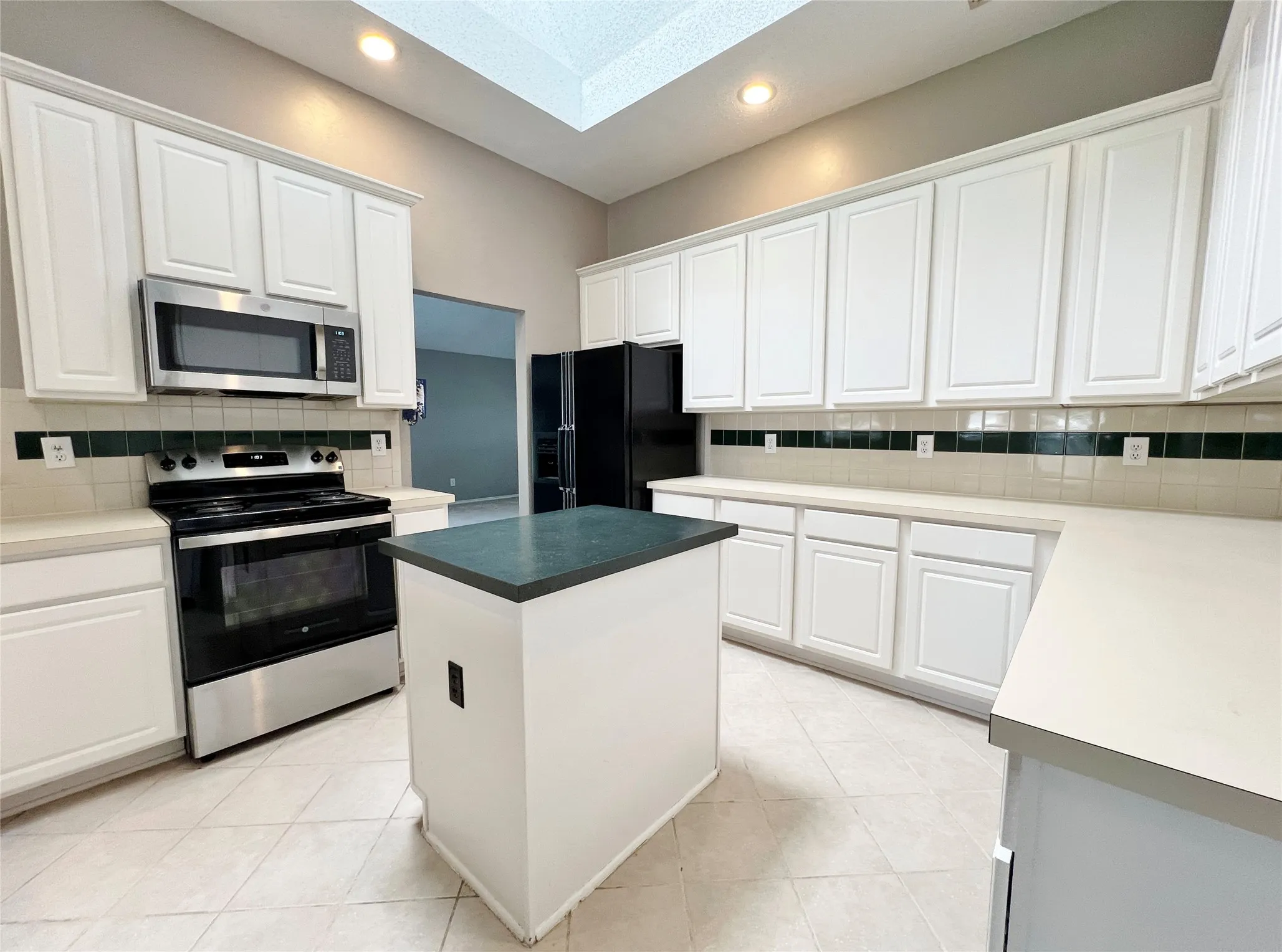 Single Family Residence For Rent in Collin County , 7700 Glenoaks Drive, Frisco, Texas 75034, 4 Bedroom, 2 Bathroom, 2 Garage spaces, 2,139 Sqft, built in 1995, mls#21323563, Real Estate Agent in Frisco, Homes For Rent in Collin county, Homes For Rent in Frisco, Realtor in Frisco Texas, Real Estate Brokerage Independent Realty Texas, Luminita Cordes Realtor