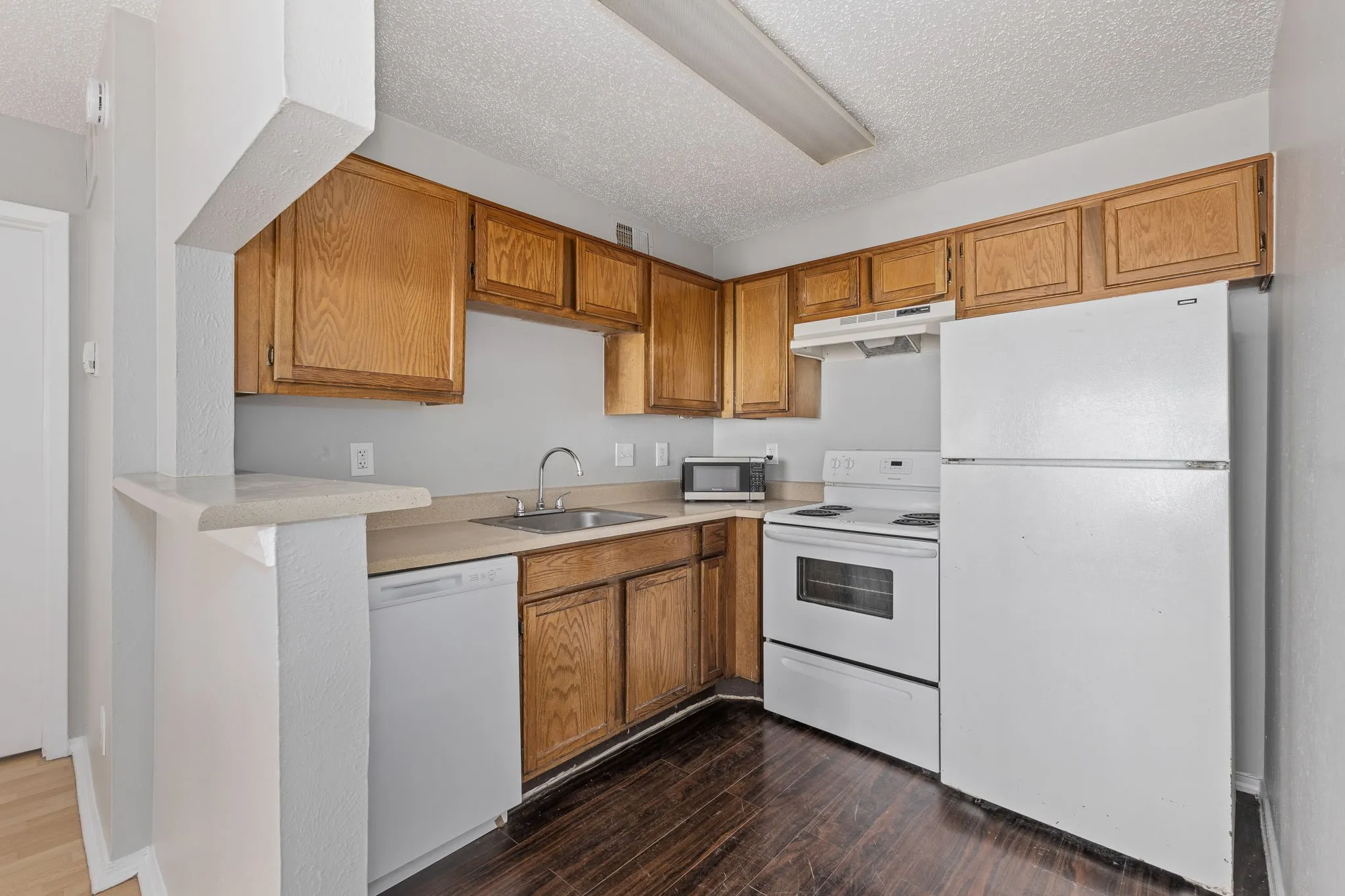 Condominium For Rent in Collin County , 18333 Roehampton Drive 418, Dallas, Texas 75252, 1 Bedroom, 1 Bathroom, Garage spaces, 448 Sqft, built in 1985, mls#21311951, Real Estate Agent in Dallas, Homes For Rent in Collin county, Homes For Rent in Dallas, Realtor in Dallas Texas, Real Estate Brokerage Independent Realty Texas, Luminita Cordes Realtor