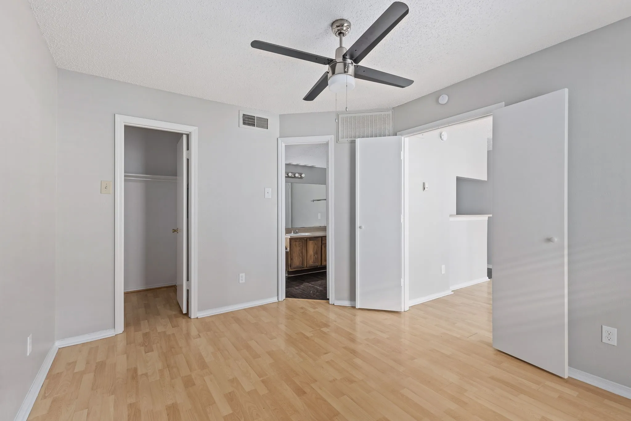Condominium For Rent in Collin County , 18333 Roehampton Drive 418, Dallas, Texas 75252, 1 Bedroom, 1 Bathroom, Garage spaces, 448 Sqft, built in 1985, mls#21311951, Real Estate Agent in Dallas, Homes For Rent in Collin county, Homes For Rent in Dallas, Realtor in Dallas Texas, Real Estate Brokerage Independent Realty Texas, Luminita Cordes Realtor