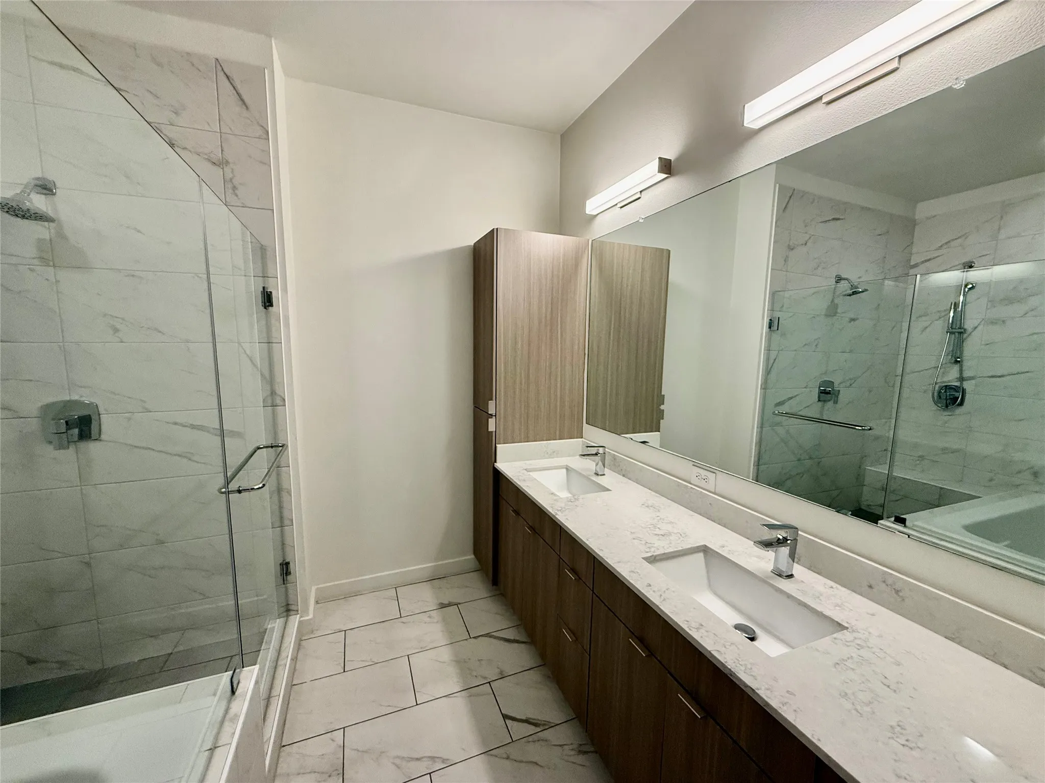 Apartment For Rent in Dallas County , 7450 Coronado Avenue 301, Dallas, Texas 75214, 3 Bedrooms, 3 Bathrooms, Garage spaces, 2,342 Sqft, built in 2018, Price $4,705, mls#21323572, Real Estate Agent in Dallas, Homes For Rent in Dallas county, Homes For Rent in Dallas, Realtor in Dallas Texas, Real Estate Brokerage Independent Realty Texas, Luminita Cordes Realtor