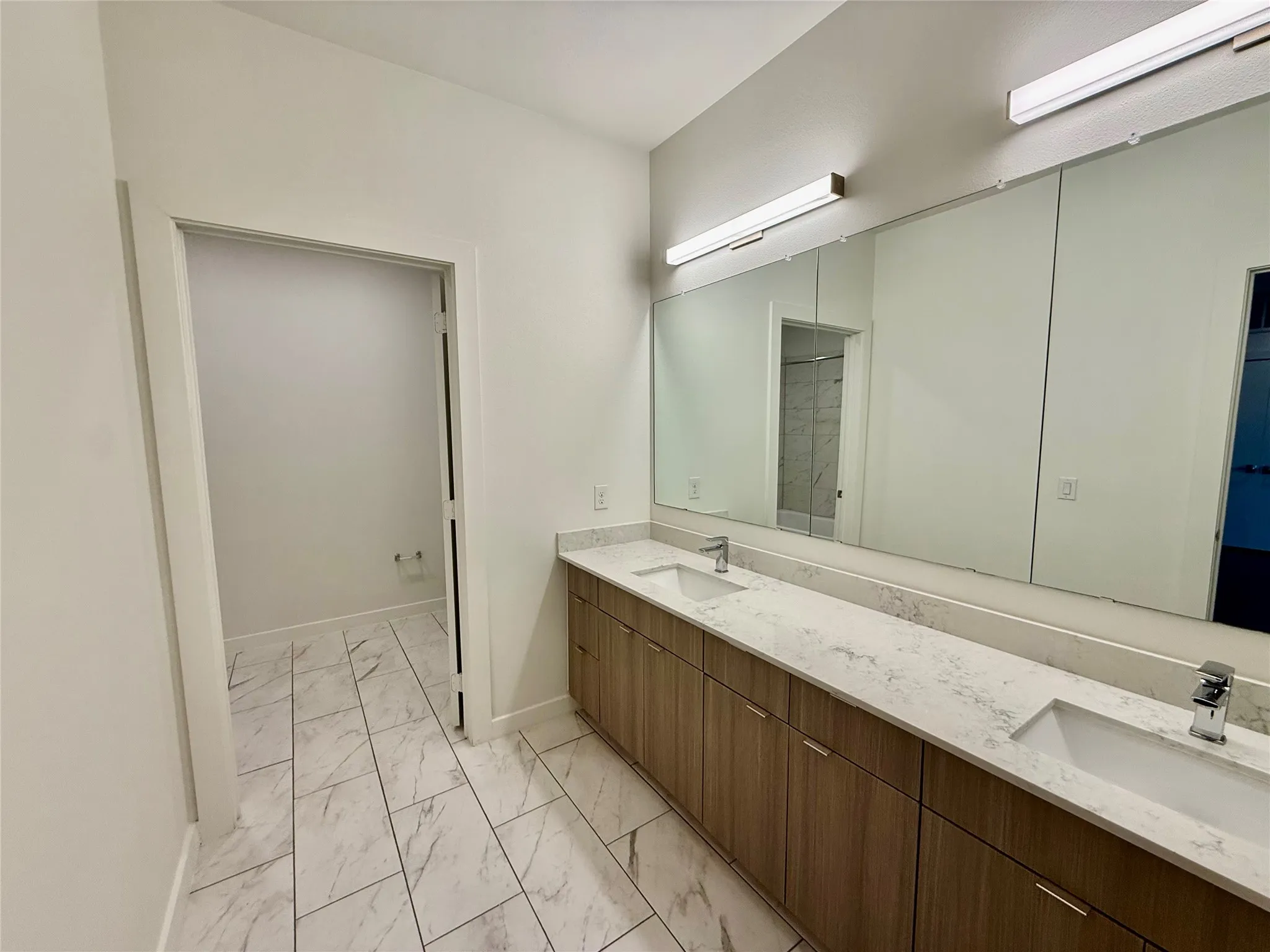 Apartment For Rent in Dallas County , 7450 Coronado Avenue 301, Dallas, Texas 75214, 3 Bedrooms, 3 Bathrooms, Garage spaces, 2,342 Sqft, built in 2018, Price $4,705, mls#21323572, Real Estate Agent in Dallas, Homes For Rent in Dallas county, Homes For Rent in Dallas, Realtor in Dallas Texas, Real Estate Brokerage Independent Realty Texas, Luminita Cordes Realtor