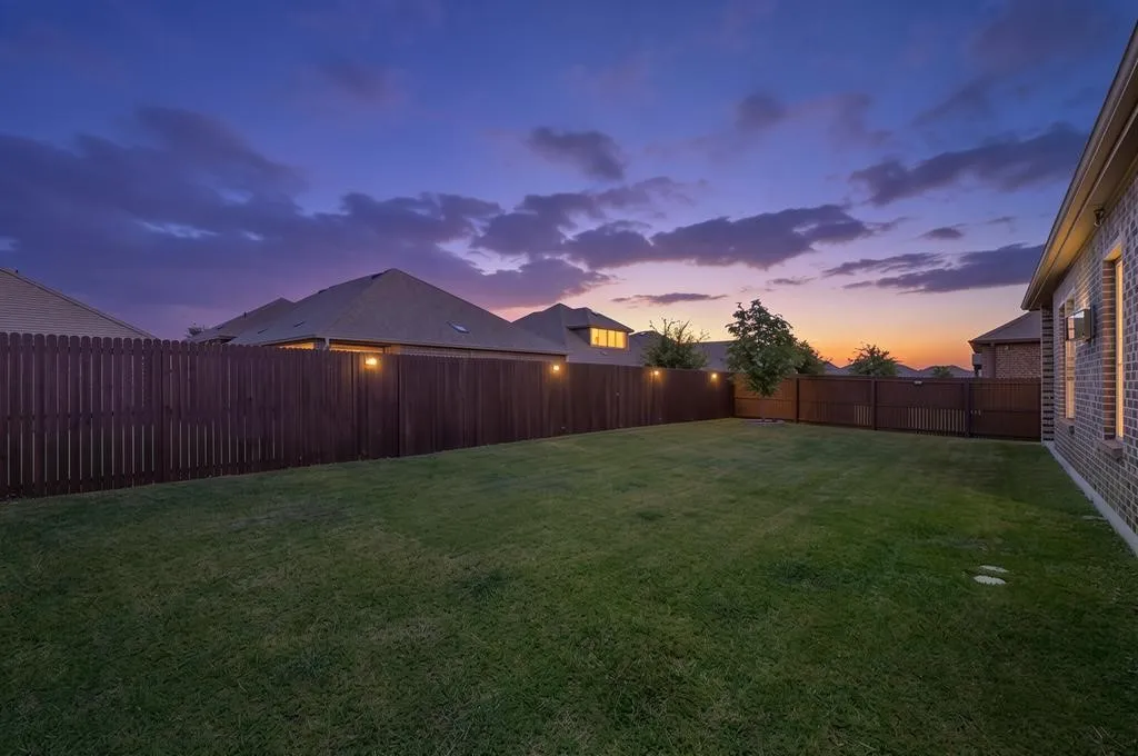 Single Family Residence For Sale in Denton County , 11316 Culberson Drive, Aubrey, Texas 76227, 4 Bedroom, 2 Bathroom, 2 Garage spaces, 2,033 Sqft, built in 2019, mls#21321131, Real Estate Agent in Aubrey, Homes For Sale in Denton county, Homes For Sale in Aubrey, Realtor in Aubrey Texas, Real Estate Brokerage Independent Realty Texas, Luminita Cordes Realtor