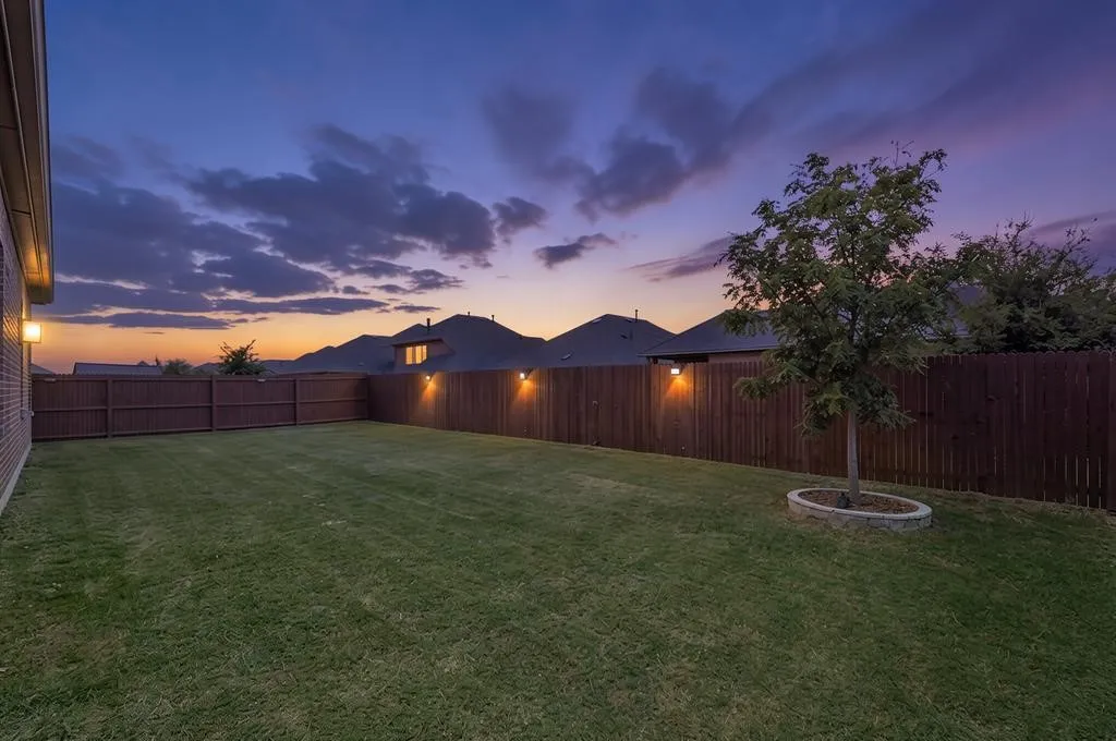 Single Family Residence For Sale in Denton County , 11316 Culberson Drive, Aubrey, Texas 76227, 4 Bedroom, 2 Bathroom, 2 Garage spaces, 2,033 Sqft, built in 2019, mls#21321131, Real Estate Agent in Aubrey, Homes For Sale in Denton county, Homes For Sale in Aubrey, Realtor in Aubrey Texas, Real Estate Brokerage Independent Realty Texas, Luminita Cordes Realtor