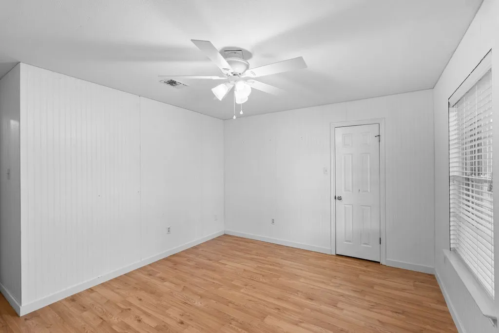 Single Family Residence For Sale in Hopkins County , 1620 College Street, Sulphur Springs, Texas 75482, 3 Bedroom, 2 Bathroom, 2 Garage spaces, 2,117 Sqft, built in 1984, mls#21323580, Real Estate Agent in Sulphur Springs, Homes For Sale in Hopkins county, Homes For Sale in Sulphur Springs, Realtor in Sulphur Springs Texas, Real Estate Brokerage Independent Realty Texas, Luminita Cordes Realtor