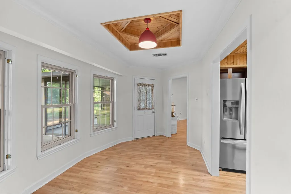 Single Family Residence For Sale in Hopkins County , 1620 College Street, Sulphur Springs, Texas 75482, 3 Bedroom, 2 Bathroom, 2 Garage spaces, 2,117 Sqft, built in 1984, mls#21323580, Real Estate Agent in Sulphur Springs, Homes For Sale in Hopkins county, Homes For Sale in Sulphur Springs, Realtor in Sulphur Springs Texas, Real Estate Brokerage Independent Realty Texas, Luminita Cordes Realtor