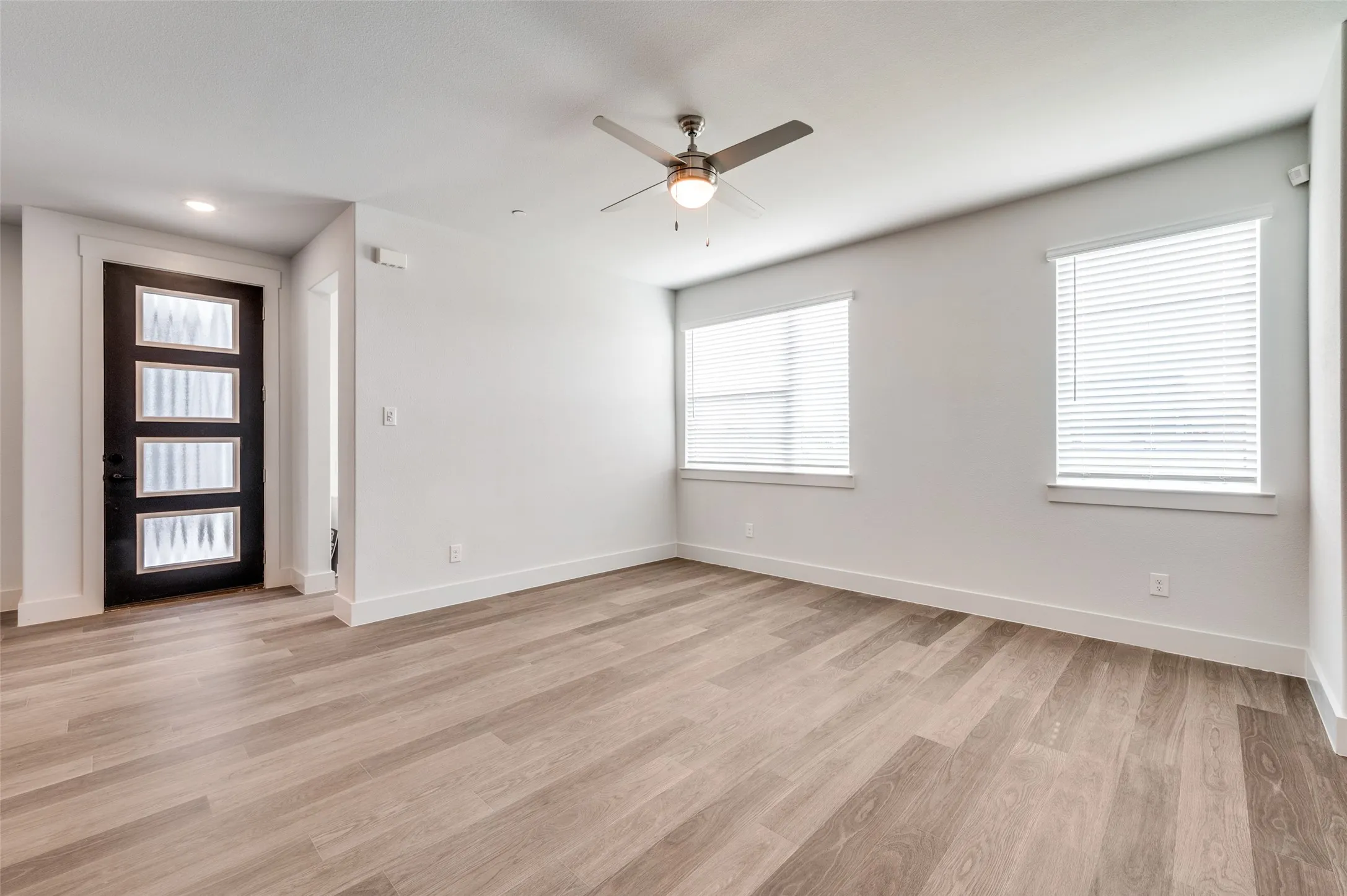 Townhouse For Sale in Denton County , 4553 Lamplights Drive, Celina, Texas 75078, 3 Bedroom, 3 Bathroom, 2 Garage spaces, 2,249 Sqft, built in 2024, mls#21322566, Real Estate Agent in Celina, Homes For Sale in Denton county, Homes For Sale in Celina, Realtor in Celina Texas, Real Estate Brokerage Independent Realty Texas, Luminita Cordes Realtor