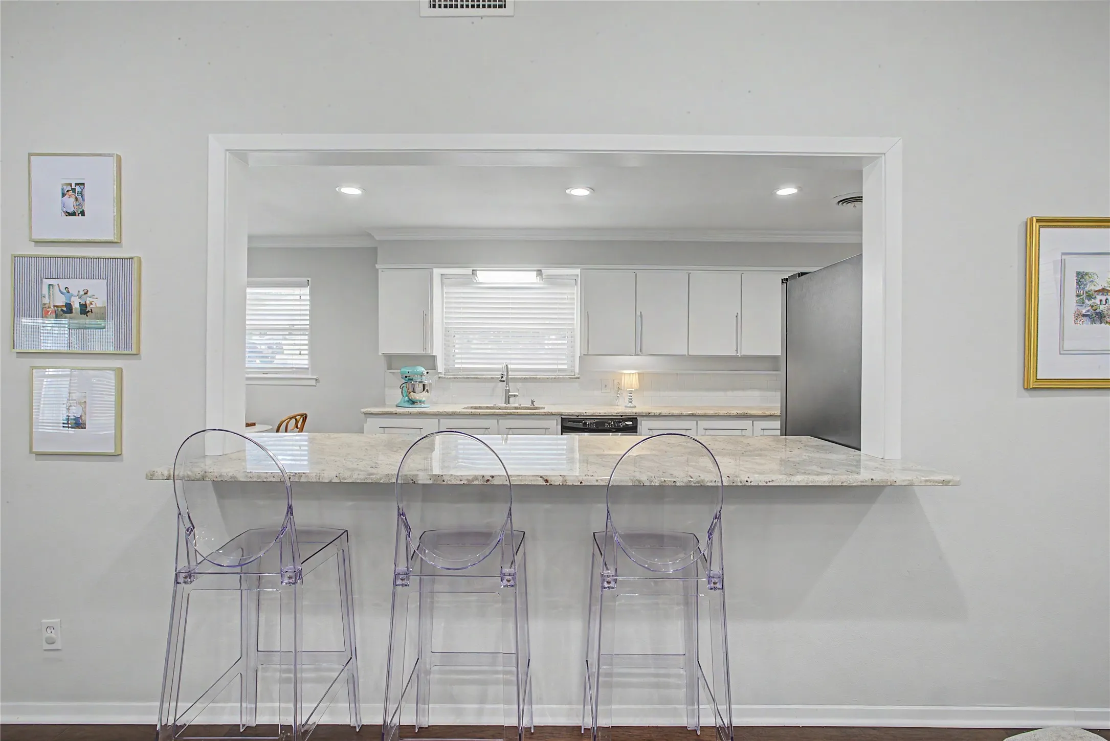 Single Family Residence For Sale in Tarrant County , 1921 Dakar Road E, Fort Worth, Texas 76116, 3 Bedroom, 2 Bathroom, 2 Garage spaces, 2,605 Sqft, built in 1962, mls#21317455, Real Estate Agent in Fort Worth, Homes For Sale in Tarrant county, Homes For Sale in Fort Worth, Realtor in Fort Worth Texas, Real Estate Brokerage Independent Realty Texas, Luminita Cordes Realtor