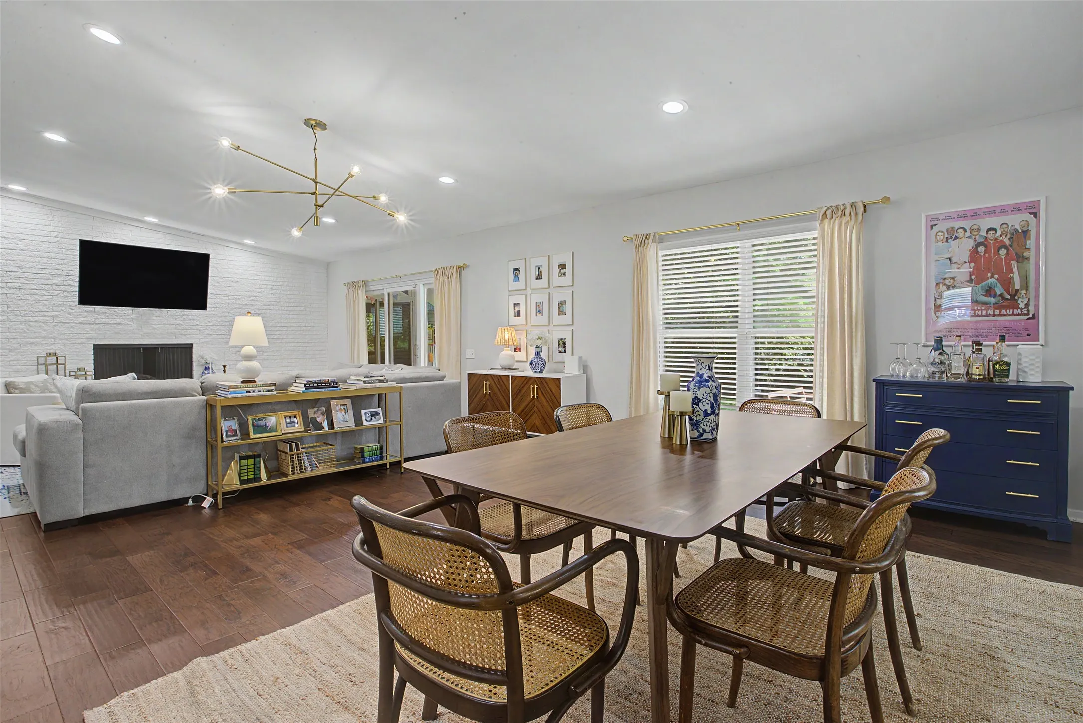 Single Family Residence For Sale in Tarrant County , 1921 Dakar Road E, Fort Worth, Texas 76116, 3 Bedroom, 2 Bathroom, 2 Garage spaces, 2,605 Sqft, built in 1962, mls#21317455, Real Estate Agent in Fort Worth, Homes For Sale in Tarrant county, Homes For Sale in Fort Worth, Realtor in Fort Worth Texas, Real Estate Brokerage Independent Realty Texas, Luminita Cordes Realtor