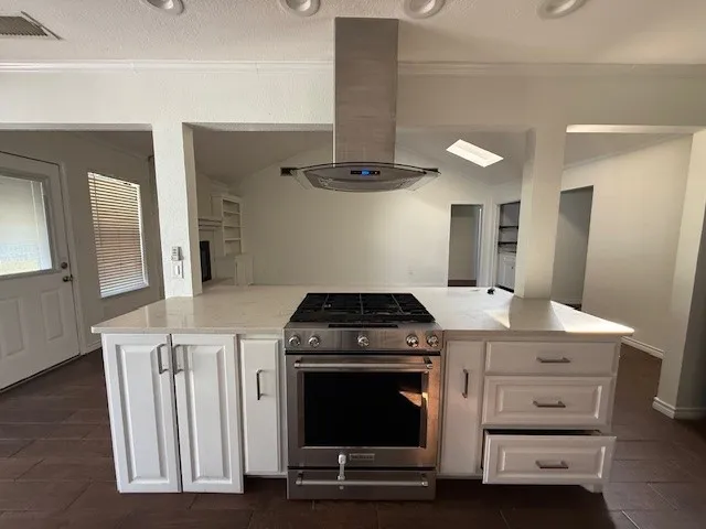 Single Family Residence For Rent in Taylor County , 4608 Oak Knoll Street, Abilene, Texas 79606, 4 Bedroom, 2 Bathroom, 2 Garage spaces, 1,891 Sqft, built in 1981, mls#21323632, Real Estate Agent in Abilene, Homes For Rent in Taylor county, Homes For Rent in Abilene, Realtor in Abilene Texas, Real Estate Brokerage Independent Realty Texas, Luminita Cordes Realtor