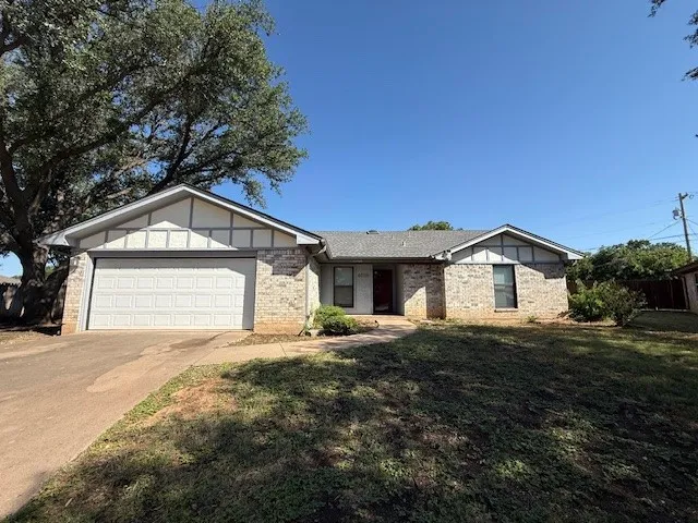 Single Family Residence For Rent in Taylor County , 4608 Oak Knoll Street, Abilene, Texas 79606, 4 Bedroom, 2 Bathroom, 2 Garage spaces, 1,891 Sqft, built in 1981, mls#21323632, Real Estate Agent in Abilene, Homes For Rent in Taylor county, Homes For Rent in Abilene, Realtor in Abilene Texas, Real Estate Brokerage Independent Realty Texas, Luminita Cordes Realtor