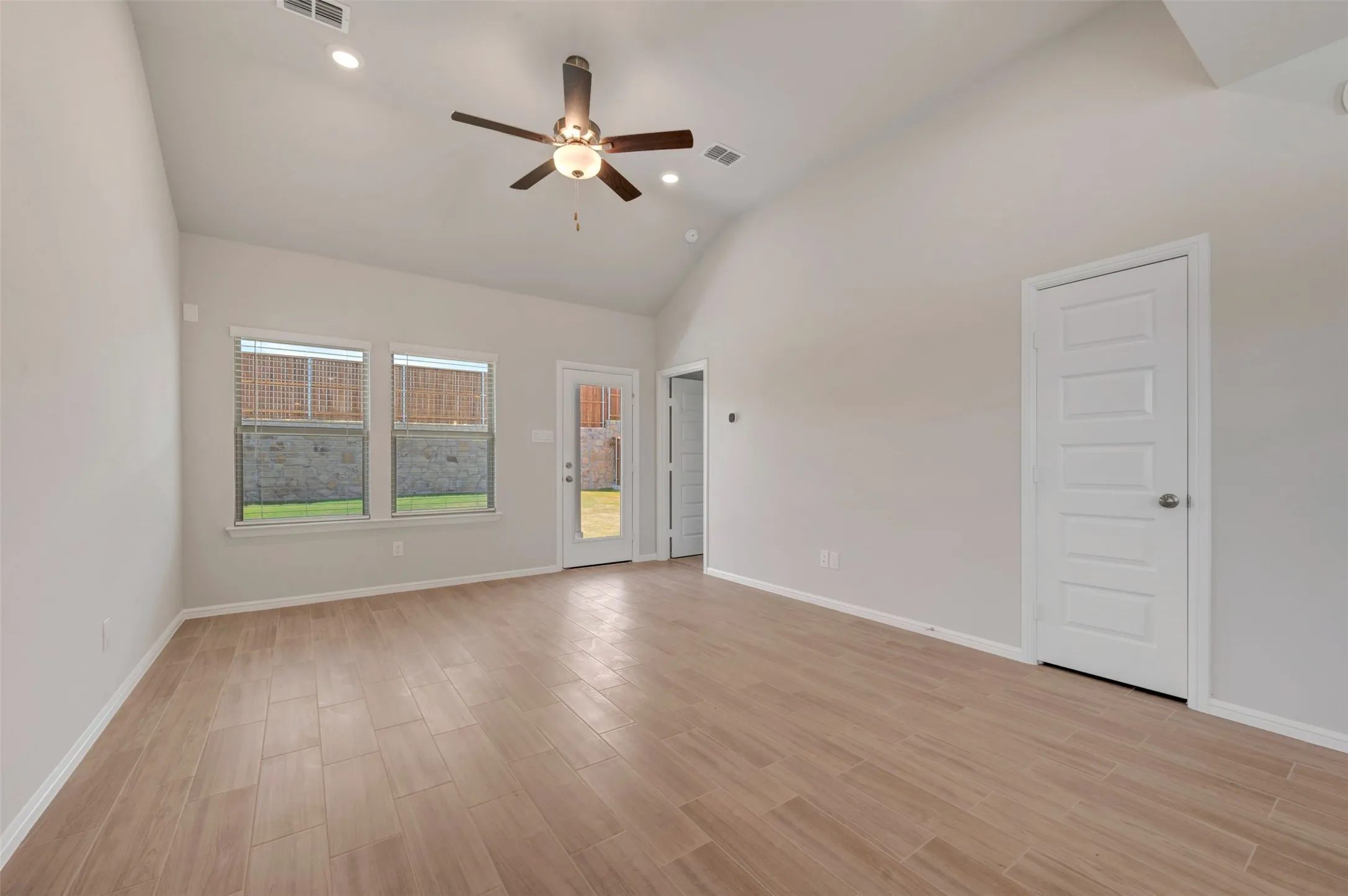 Single Family Residence For Sale in Grayson County , 1262 Tallowwood Trail, Van Alstyne, Texas 75495, 4 Bedroom, 4 Bathroom, 2 Garage spaces, 2,155 Sqft, built in 2026, mls#21305013, Real Estate Agent in Van Alstyne, Homes For Sale in Grayson county, Homes For Sale in Van Alstyne, Realtor in Van Alstyne Texas, Real Estate Brokerage Independent Realty Texas, Luminita Cordes Realtor