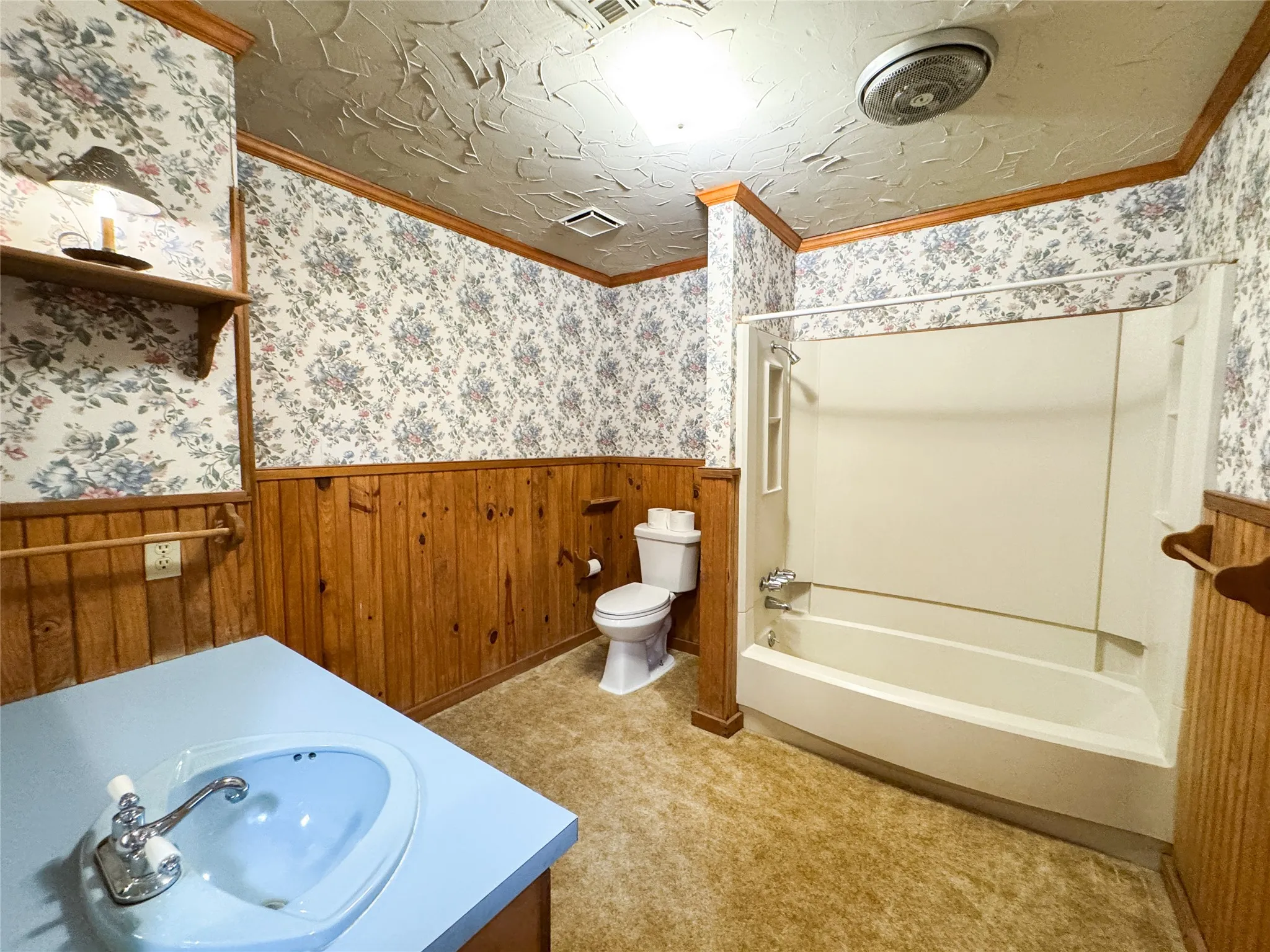 Apartment For Sale in Haskell County , 703 N Avenue E, Haskell, Texas 79521, 4 Bedroom, 4 Bathroom, 1 Garage spaces, 3,202 Sqft, built in 1963, mls#21312234, Real Estate Agent in Haskell, Homes For Sale in Haskell county, Homes For Sale in Haskell, Realtor in Haskell Texas, Real Estate Brokerage Independent Realty Texas, Luminita Cordes Realtor