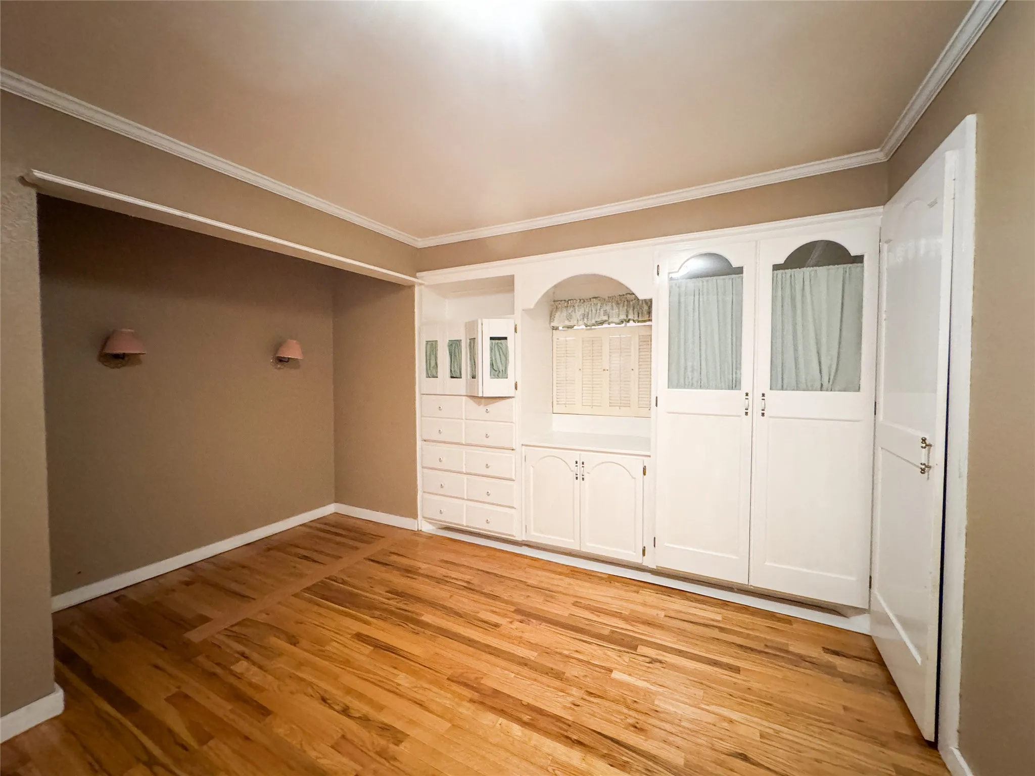 Apartment For Sale in Haskell County , 703 N Avenue E, Haskell, Texas 79521, 4 Bedroom, 4 Bathroom, 1 Garage spaces, 3,202 Sqft, built in 1963, mls#21312234, Real Estate Agent in Haskell, Homes For Sale in Haskell county, Homes For Sale in Haskell, Realtor in Haskell Texas, Real Estate Brokerage Independent Realty Texas, Luminita Cordes Realtor